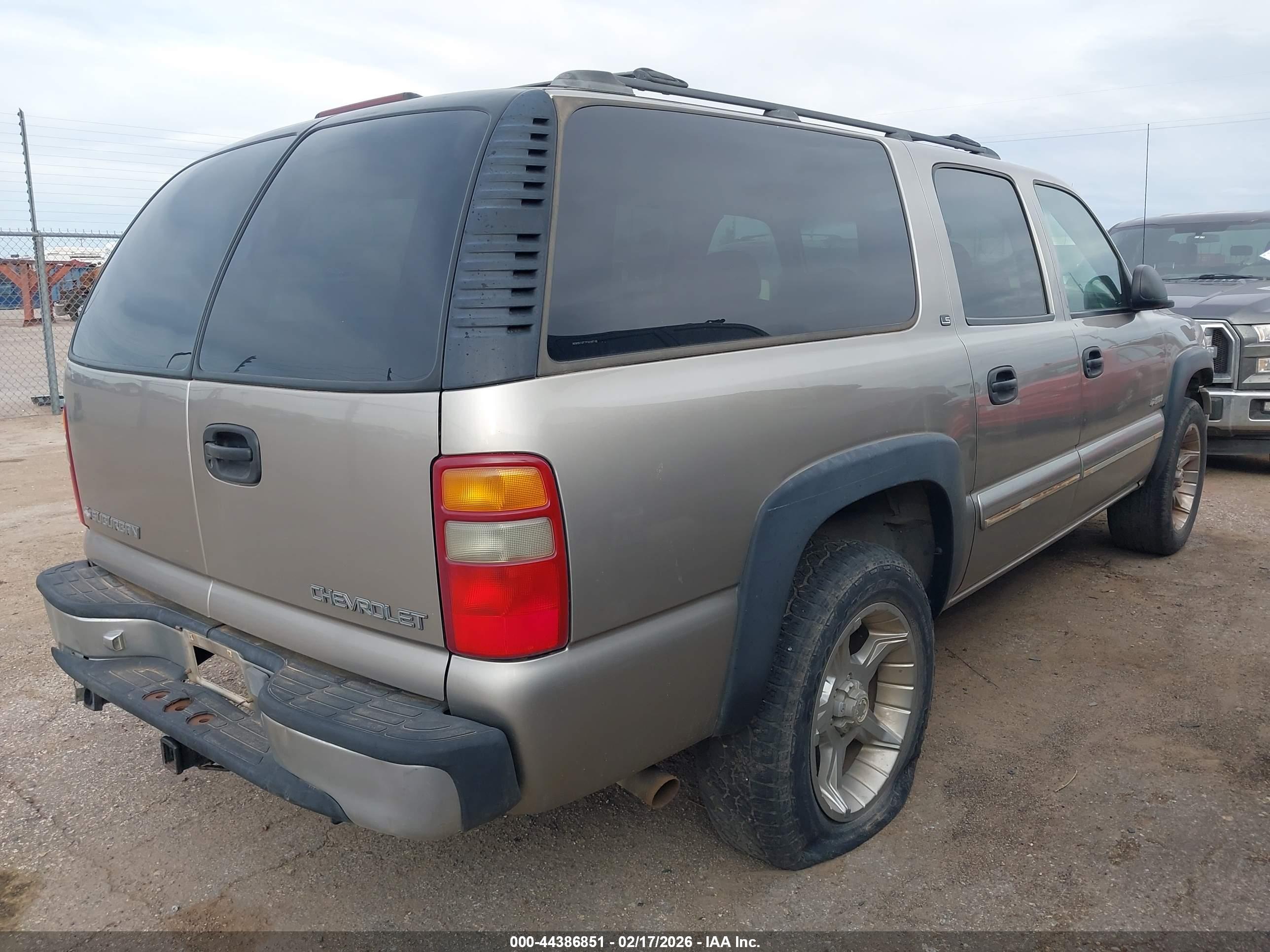 CHEVROLET SUBURBAN image 4