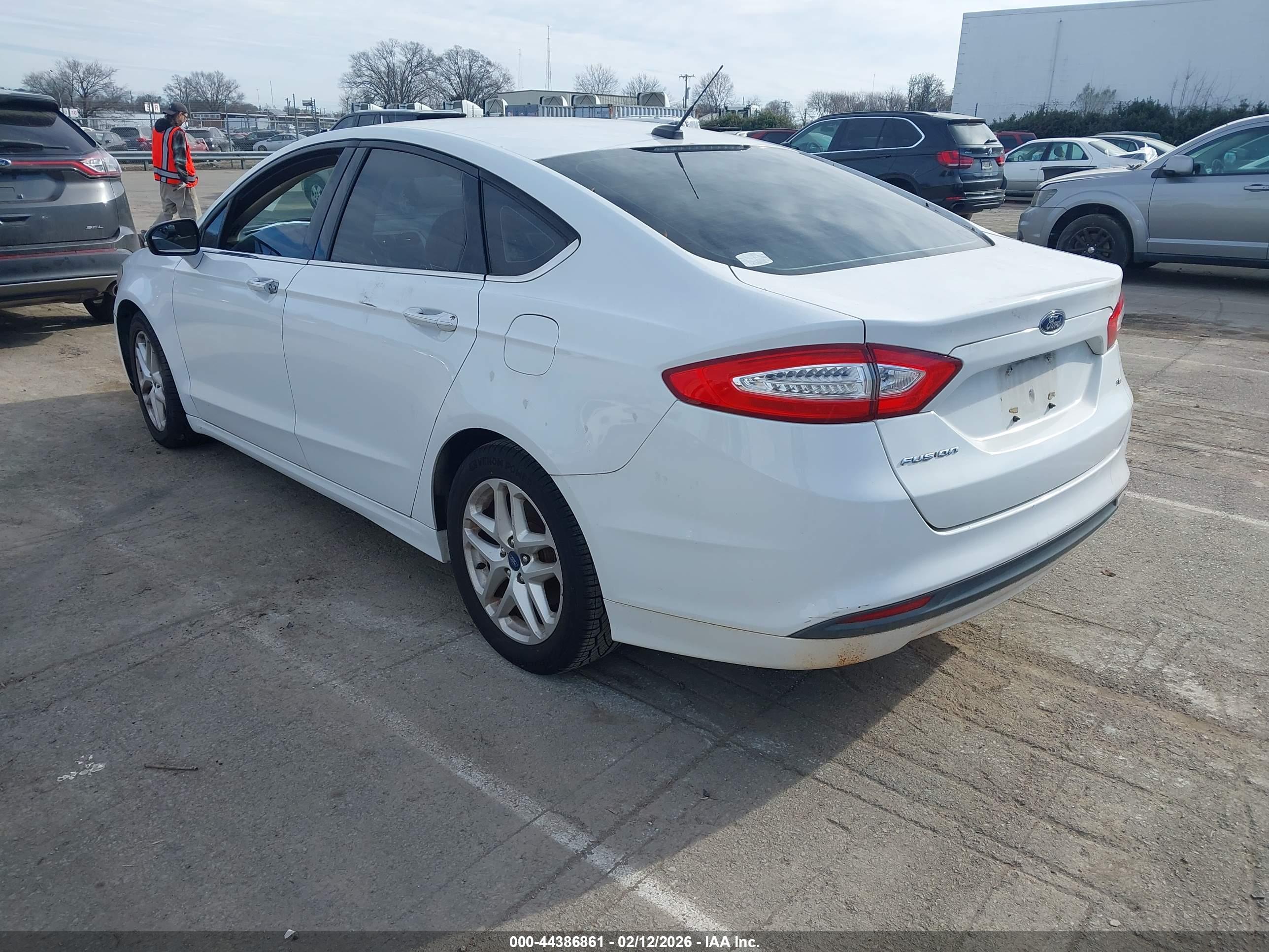 FORD FUSION image 3