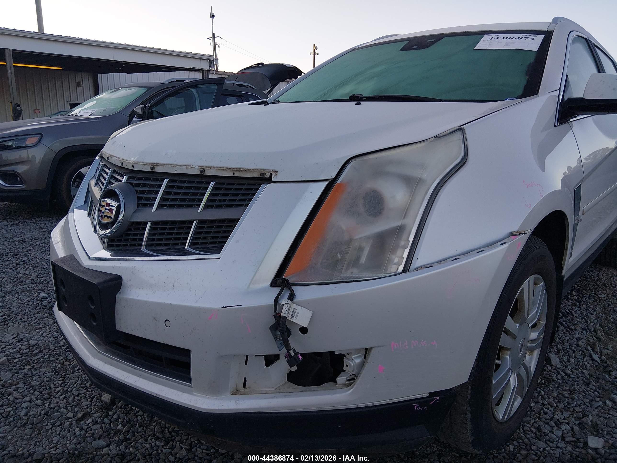 CADILLAC SRX image 6