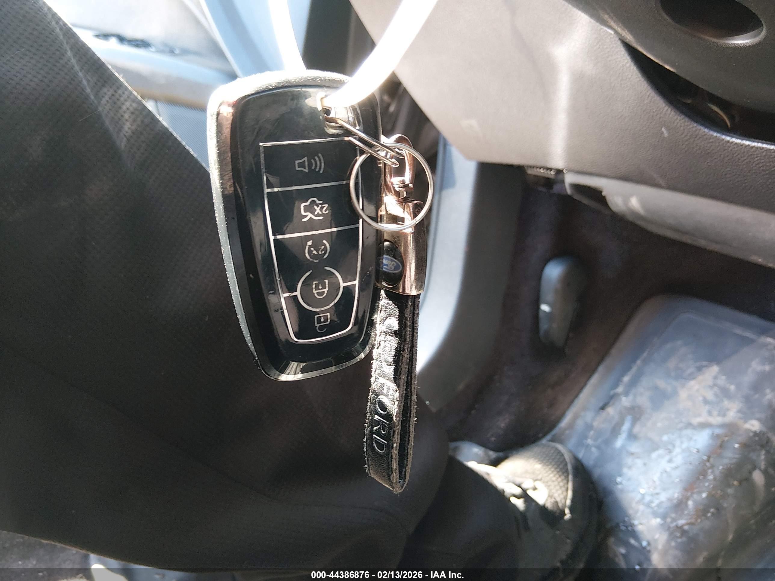 FORD FUSION image 11