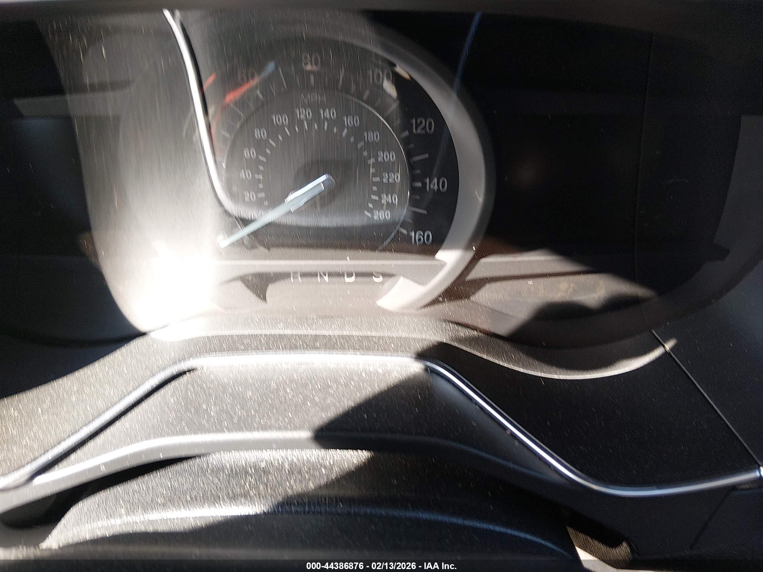 FORD FUSION image 7
