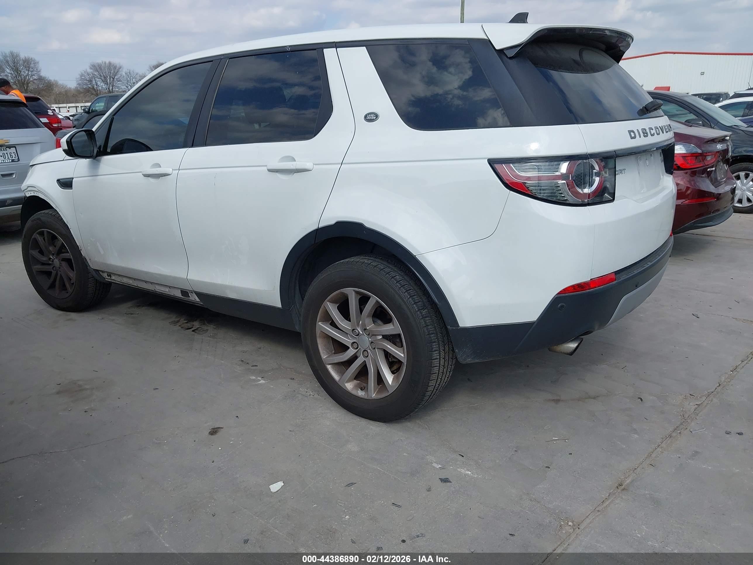 LAND ROVER image 3