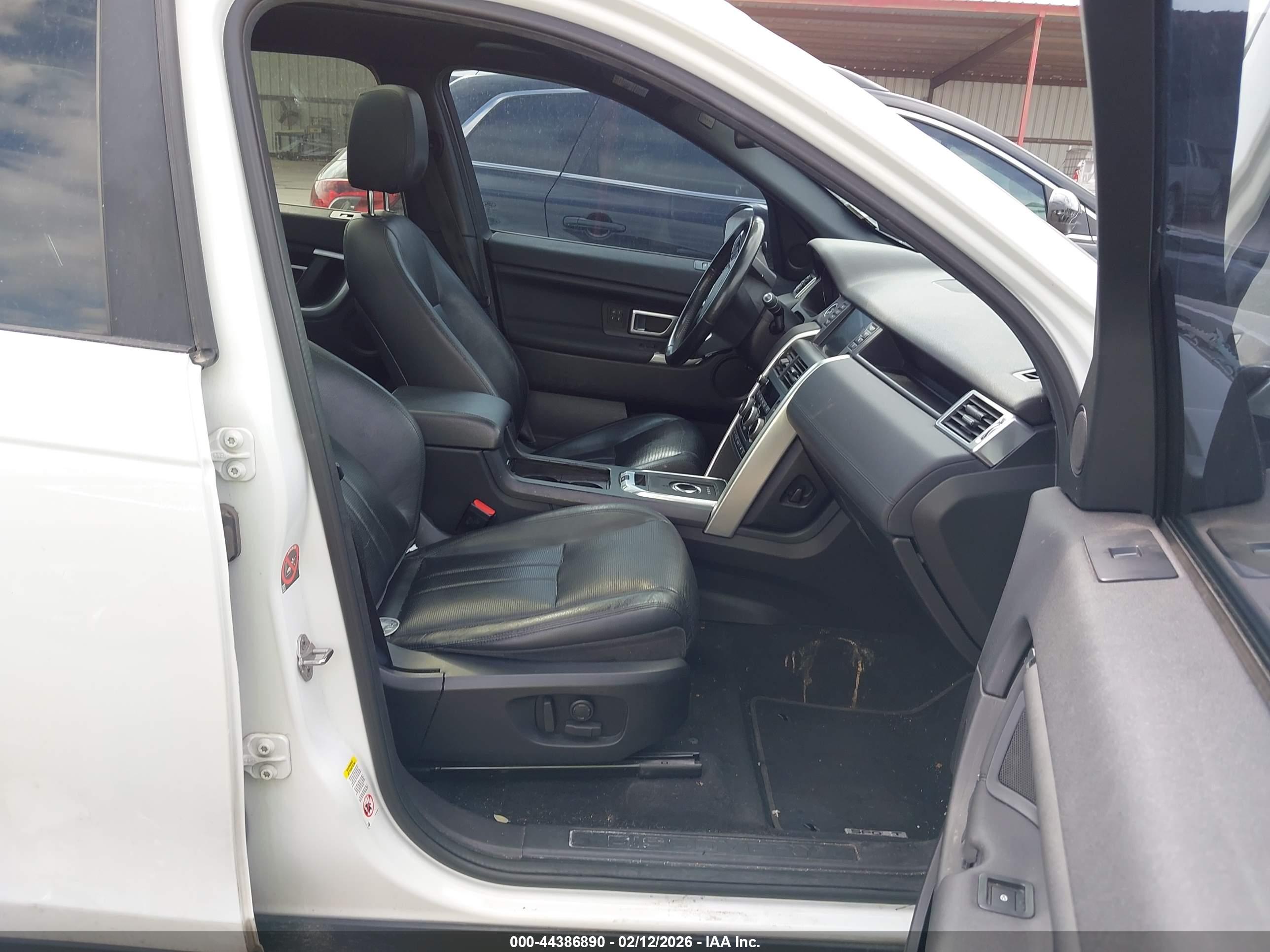 LAND ROVER image 5
