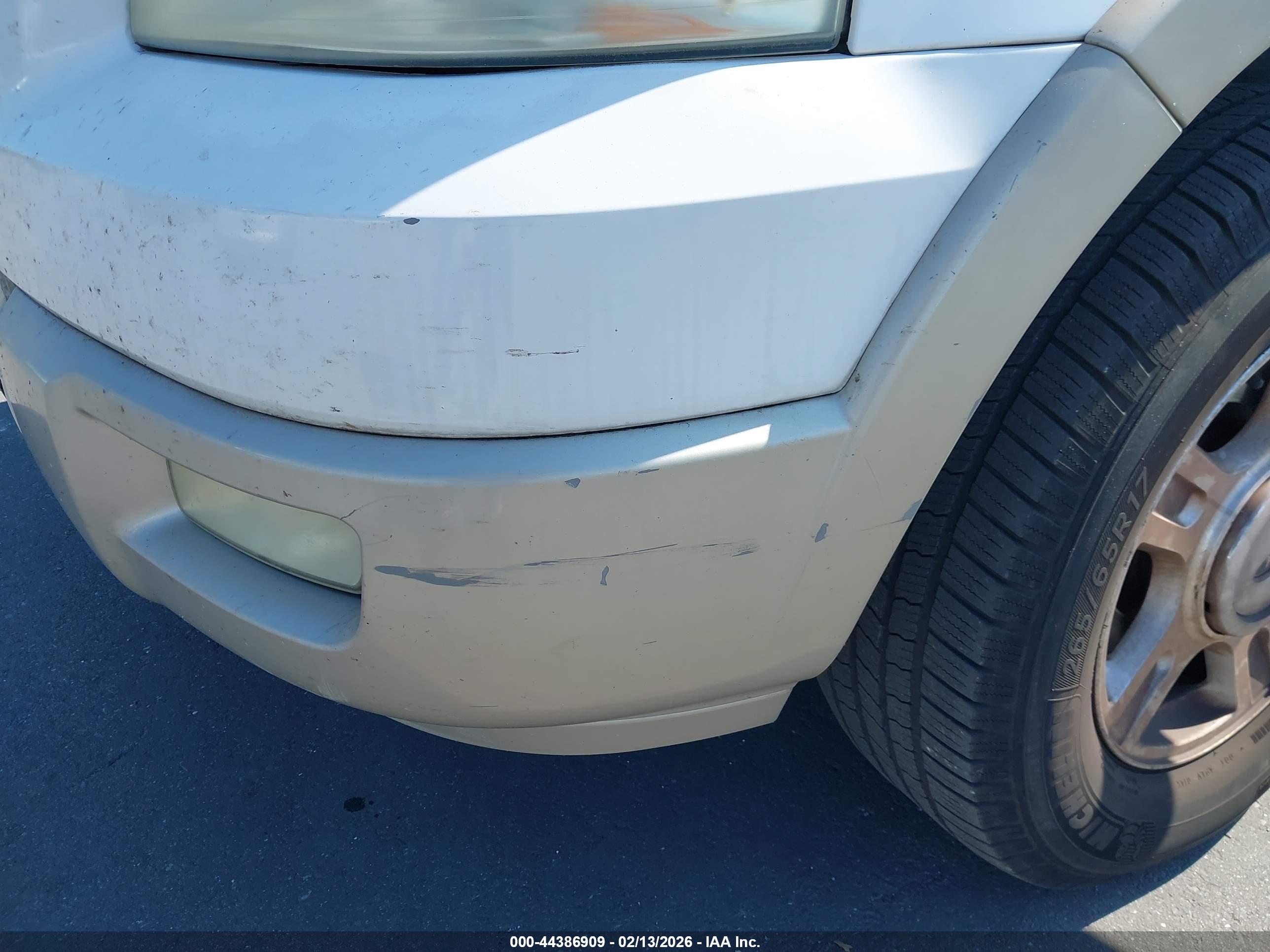 FORD EXPEDITION image 6