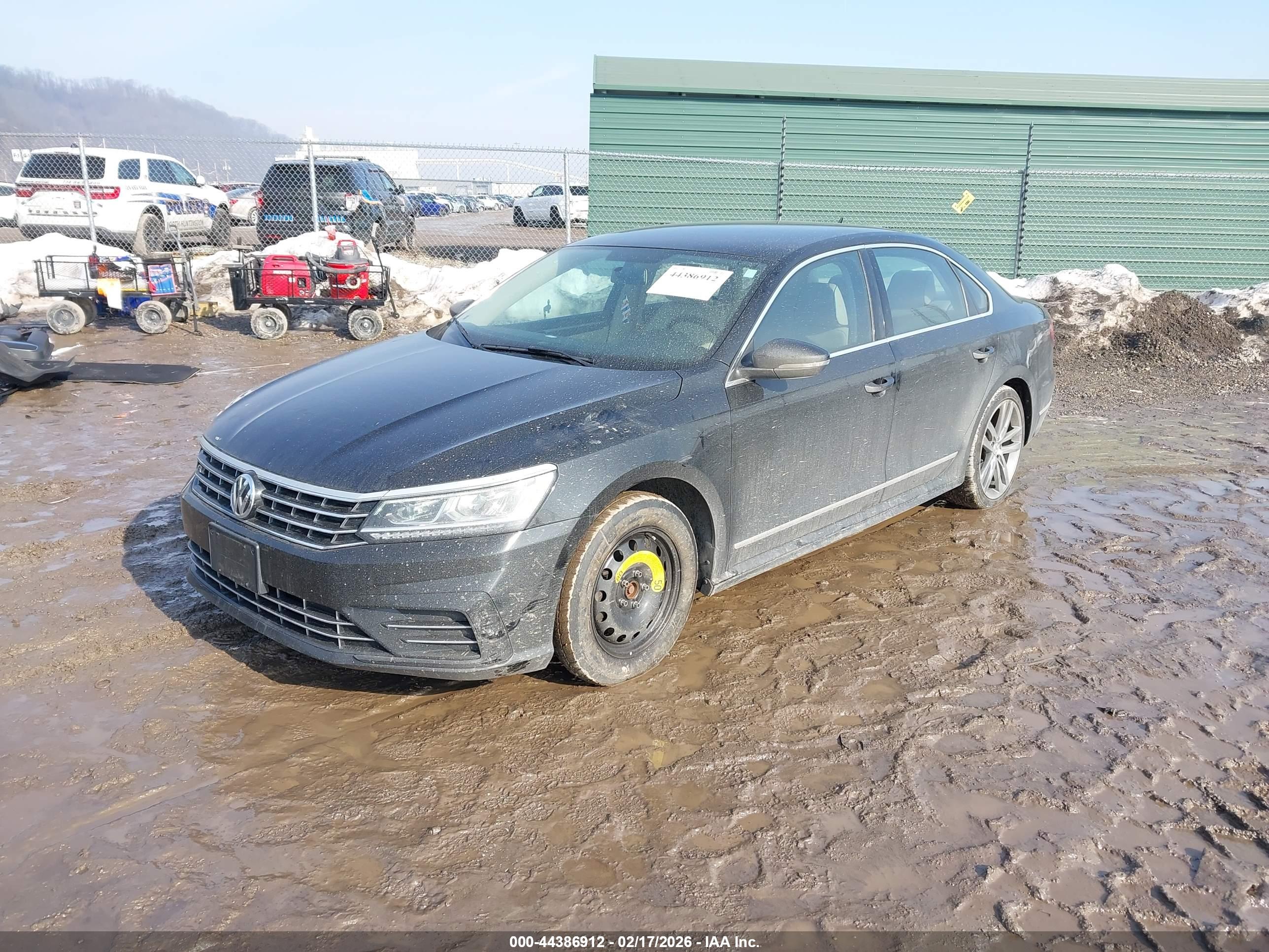 VOLKSWAGEN PASSAT image 2