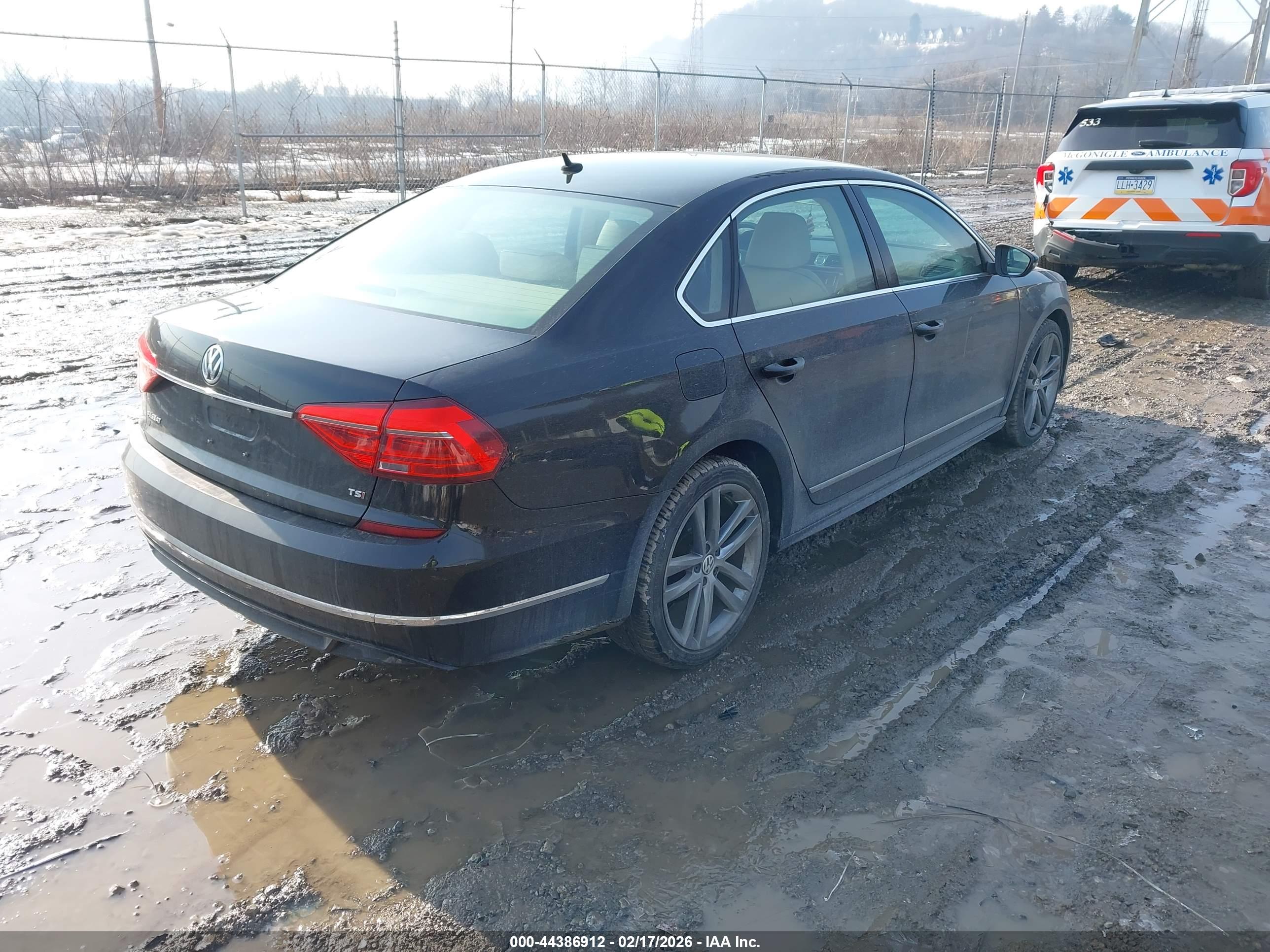 VOLKSWAGEN PASSAT image 4