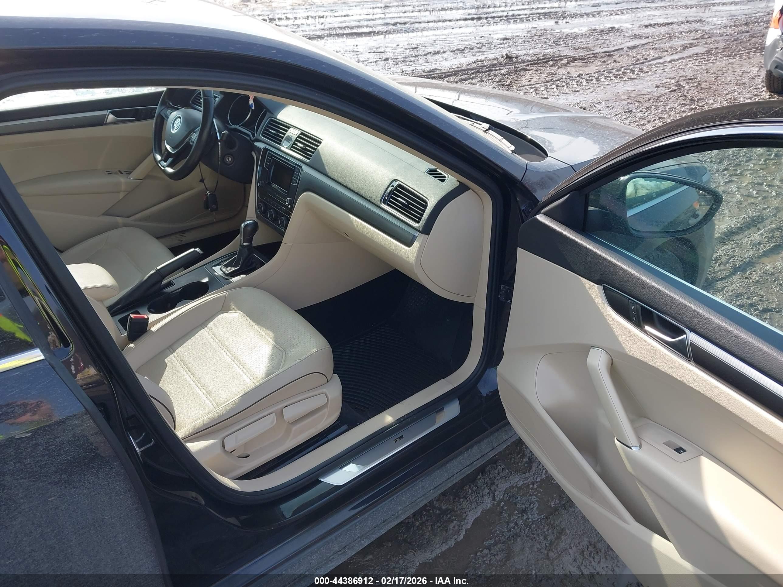 VOLKSWAGEN PASSAT image 5