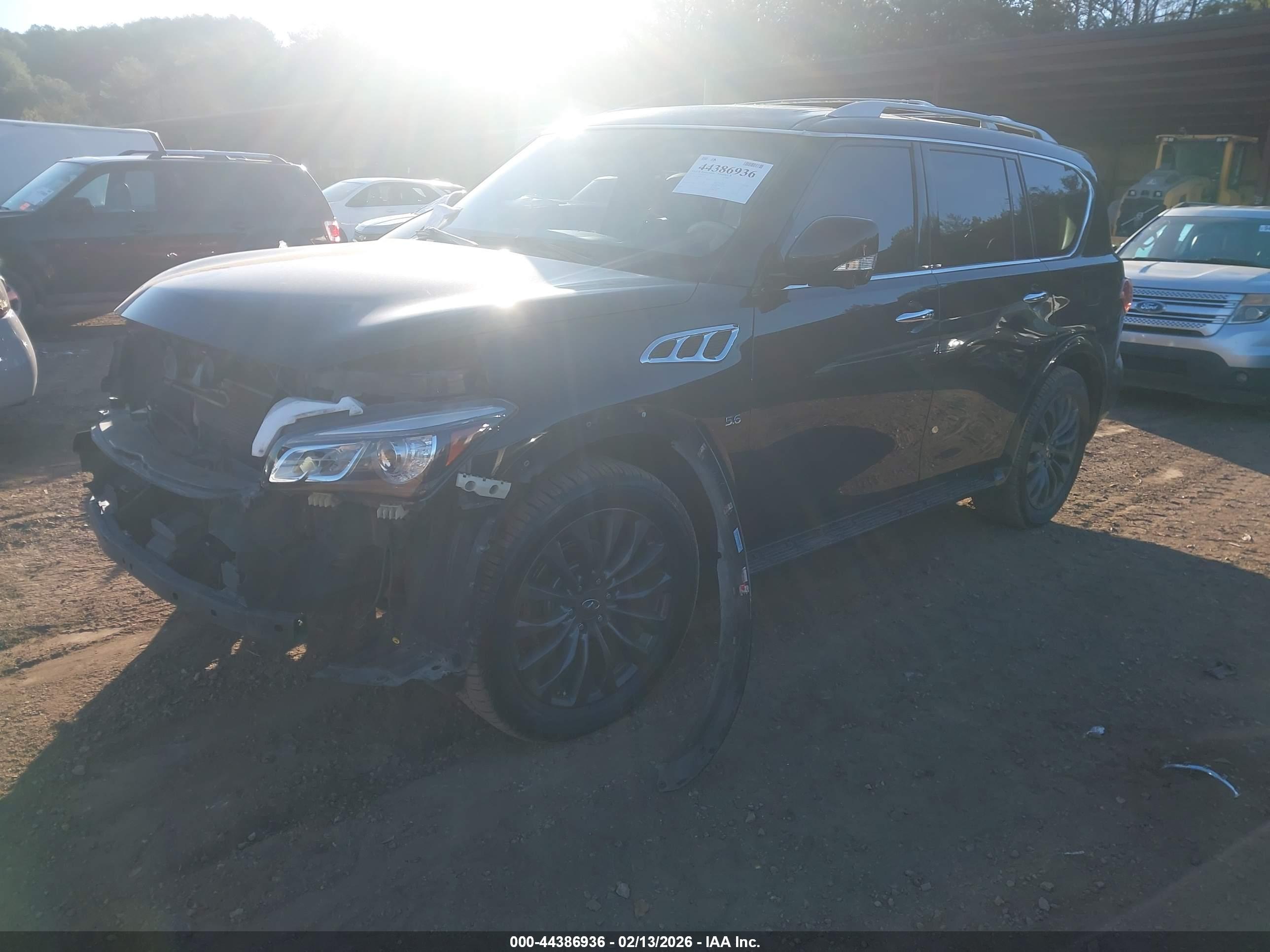 INFINITI QX80 image 2