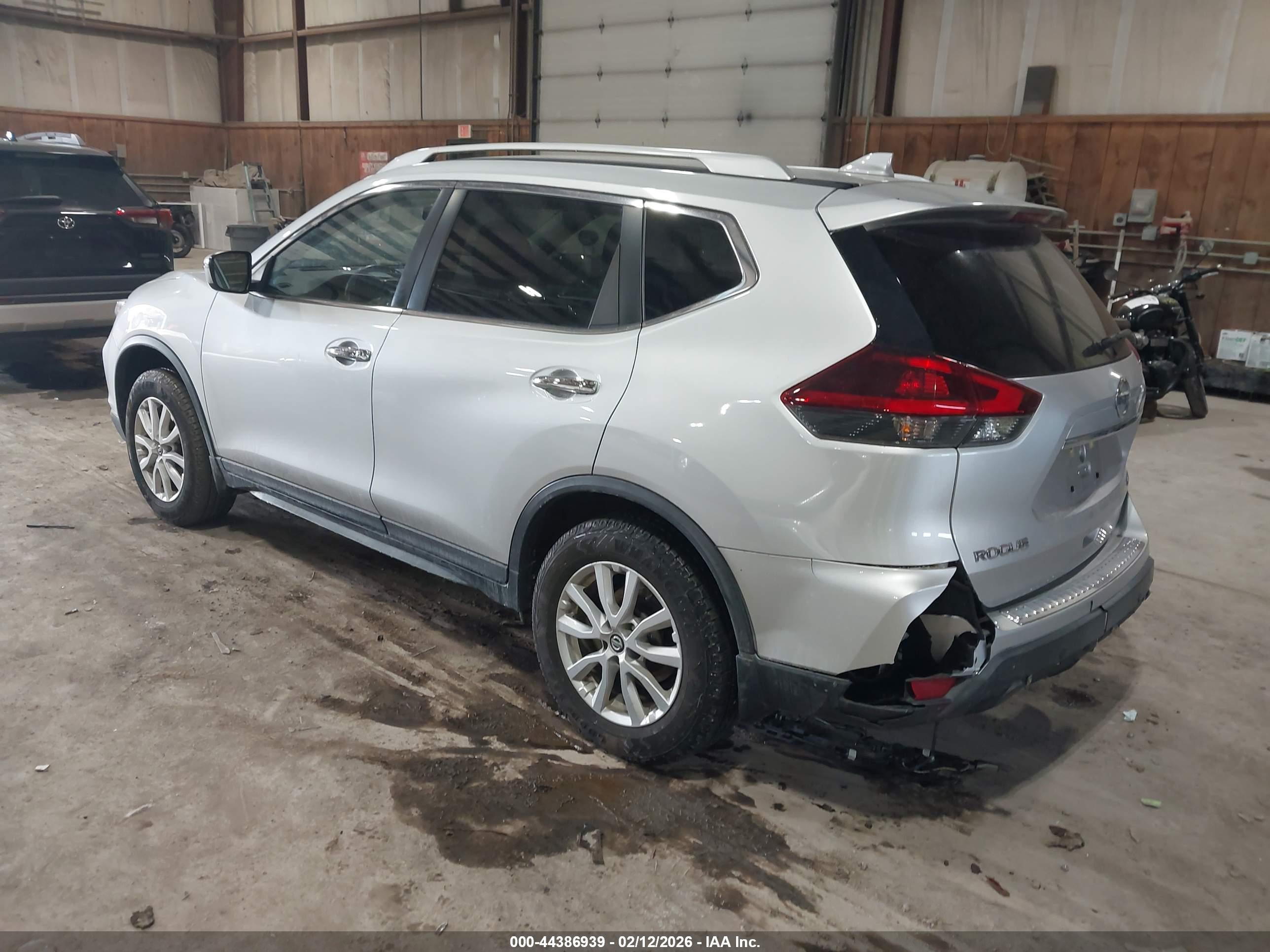 NISSAN ROGUE image 3