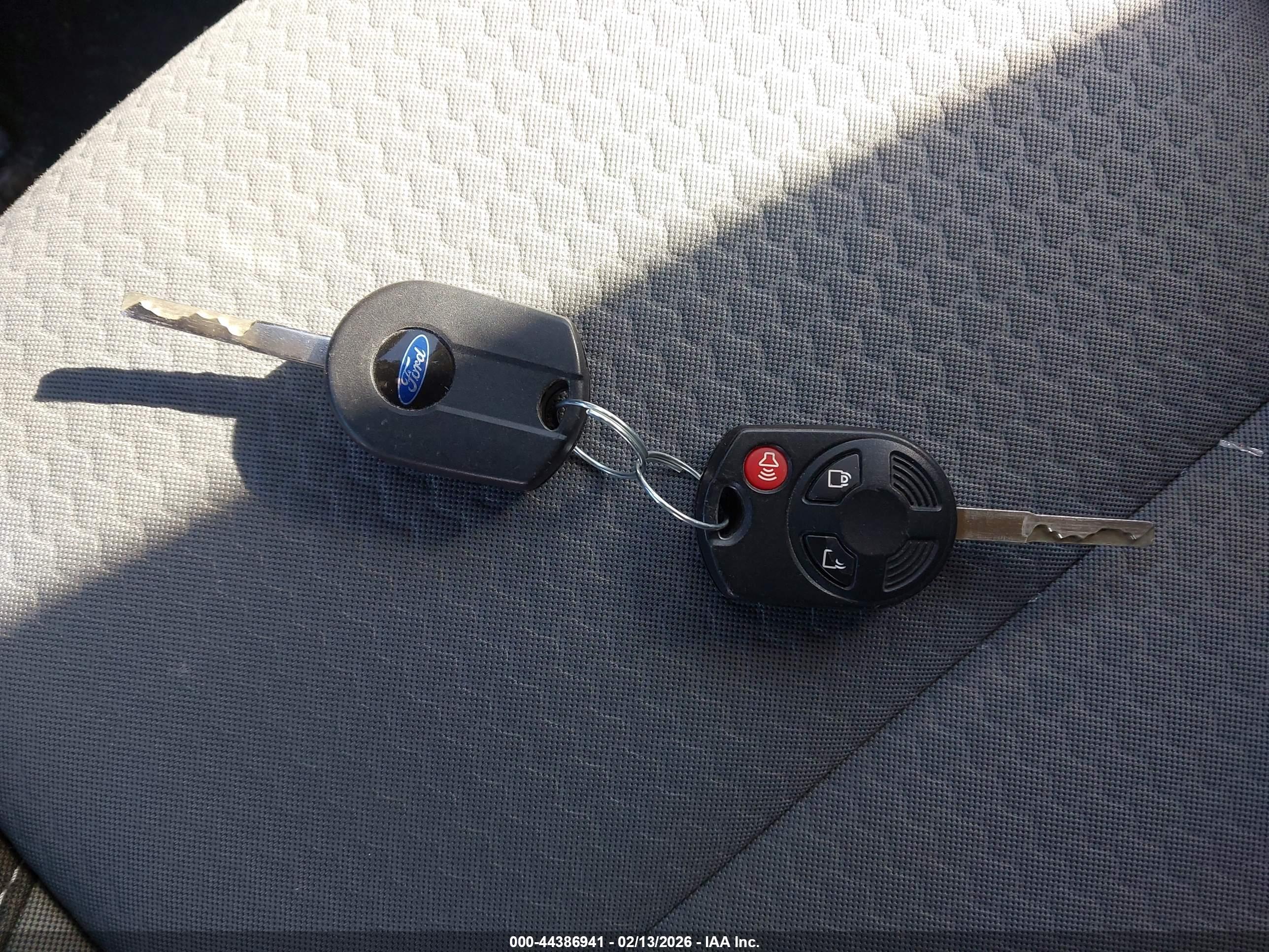 FORD ESCAPE image 11