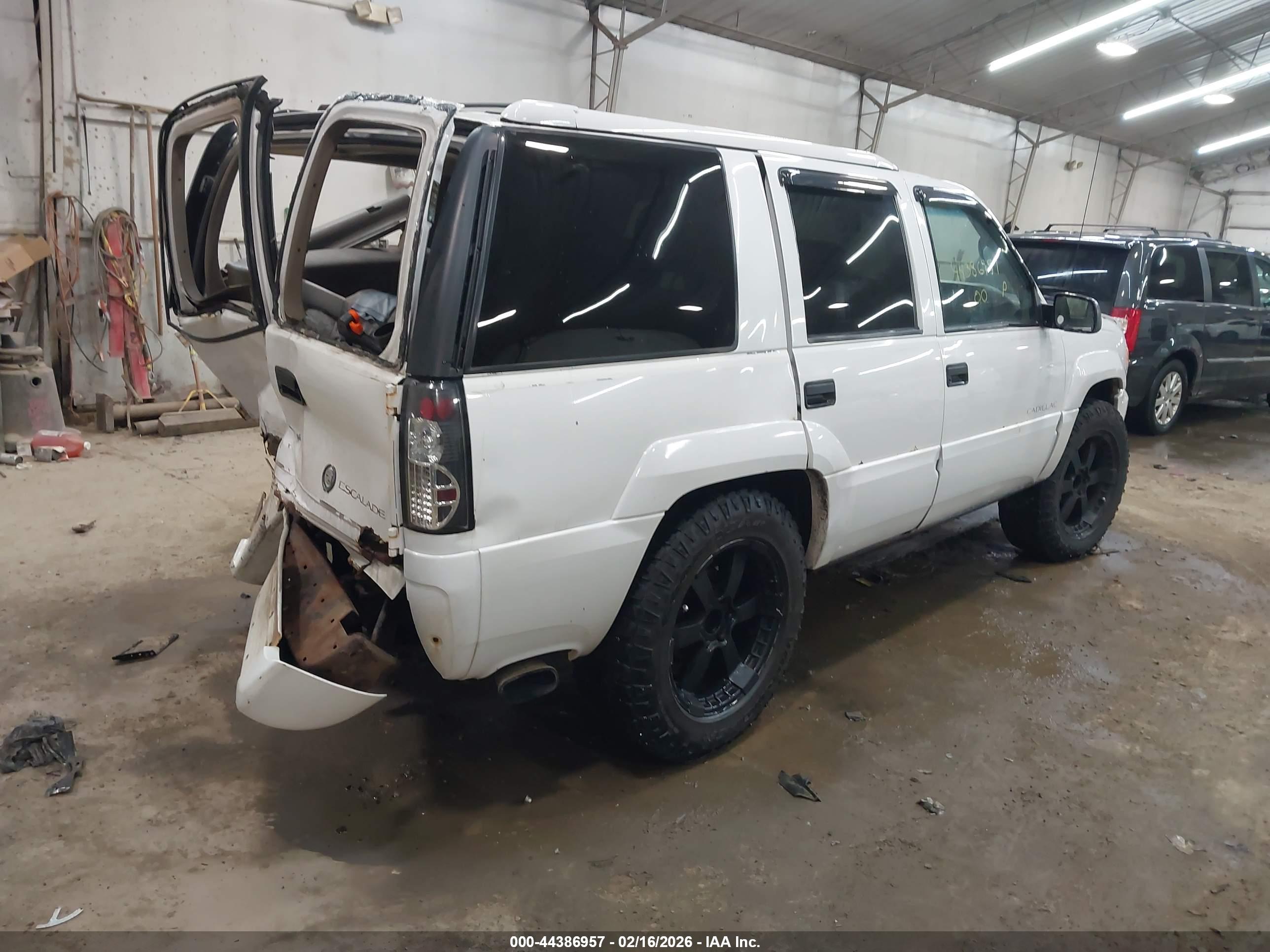 CADILLAC ESCALADE image 4