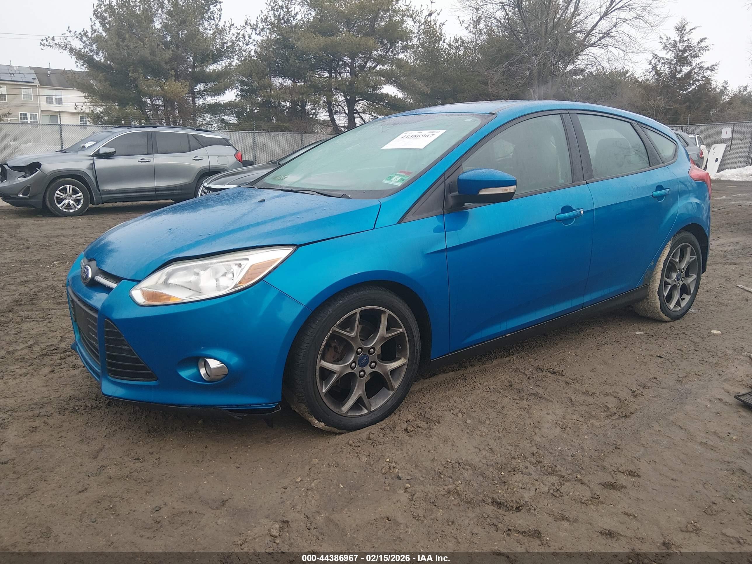 FORD FOCUS image 2