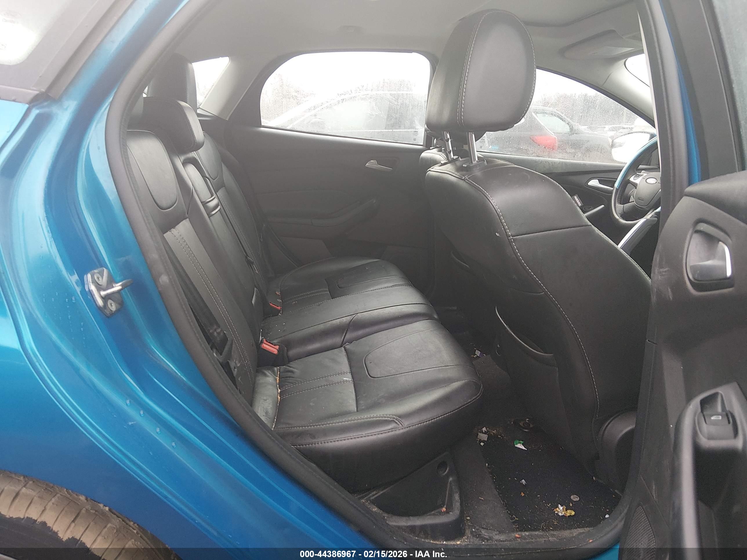 FORD FOCUS image 8