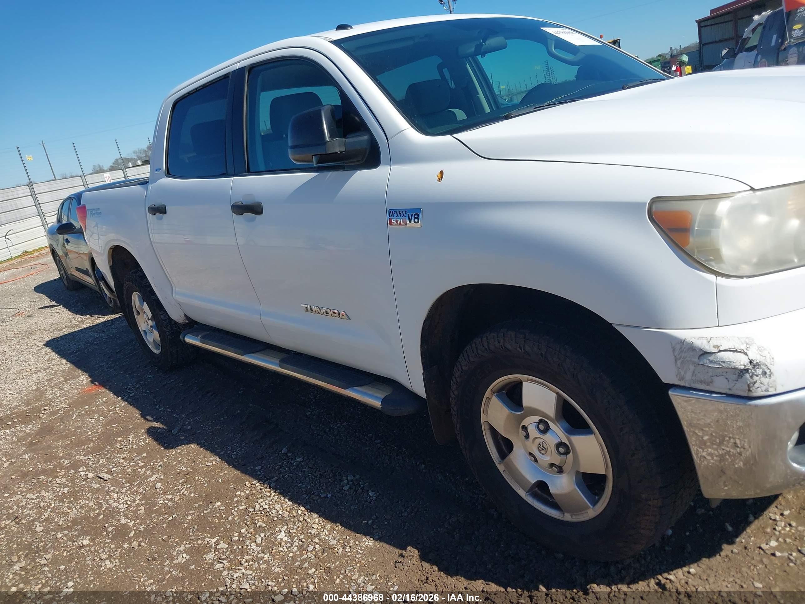 TOYOTA TUNDRA image 6