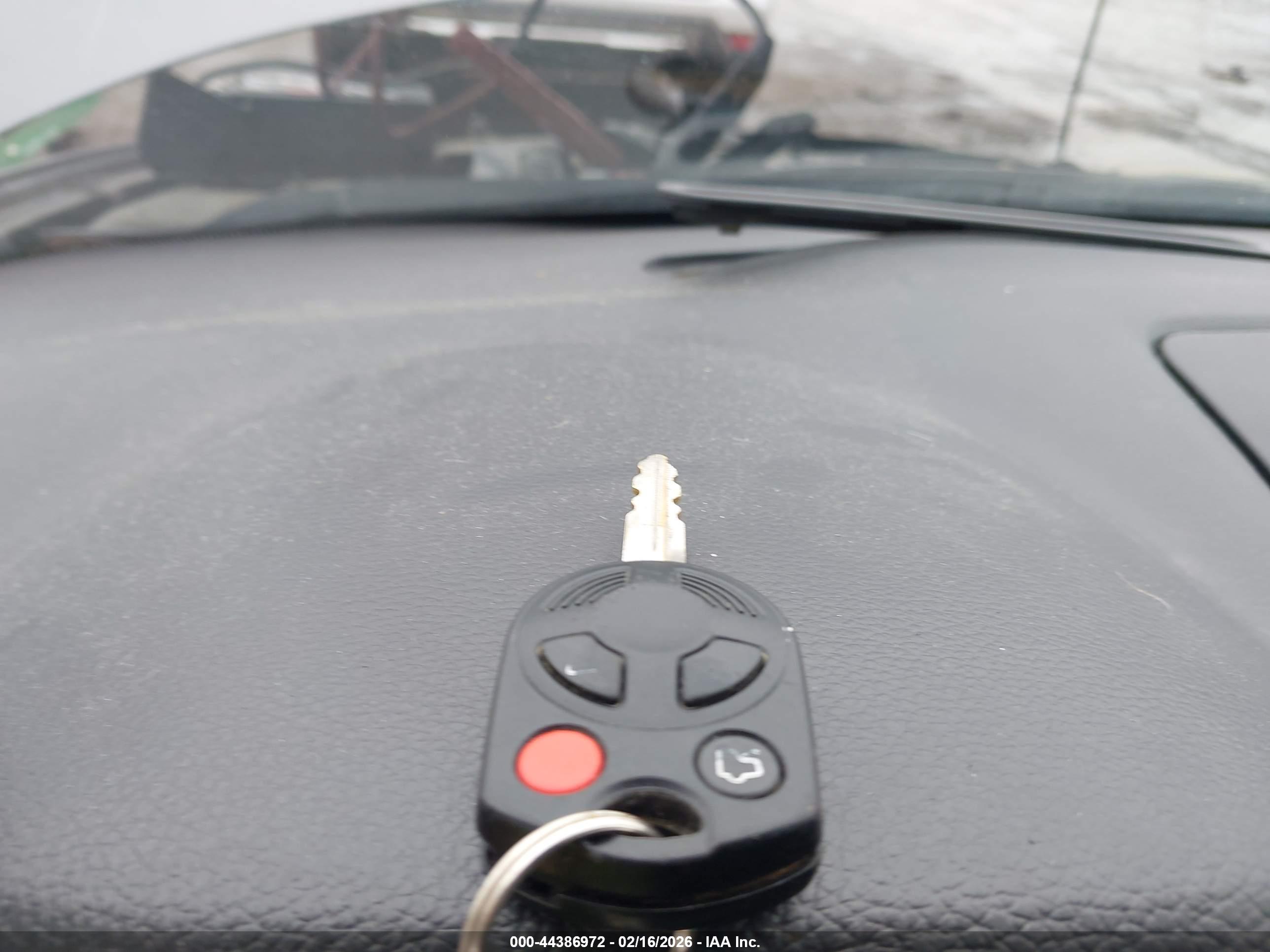 FORD FUSION image 11