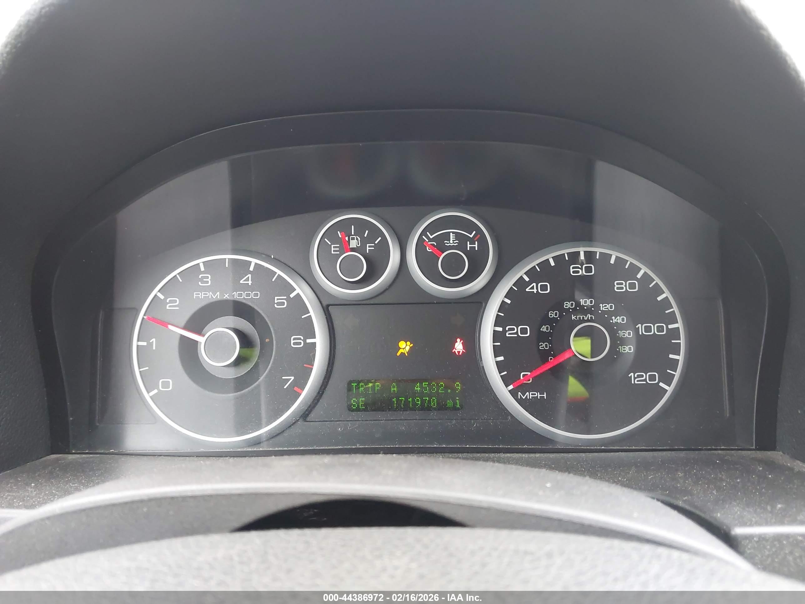 FORD FUSION image 7