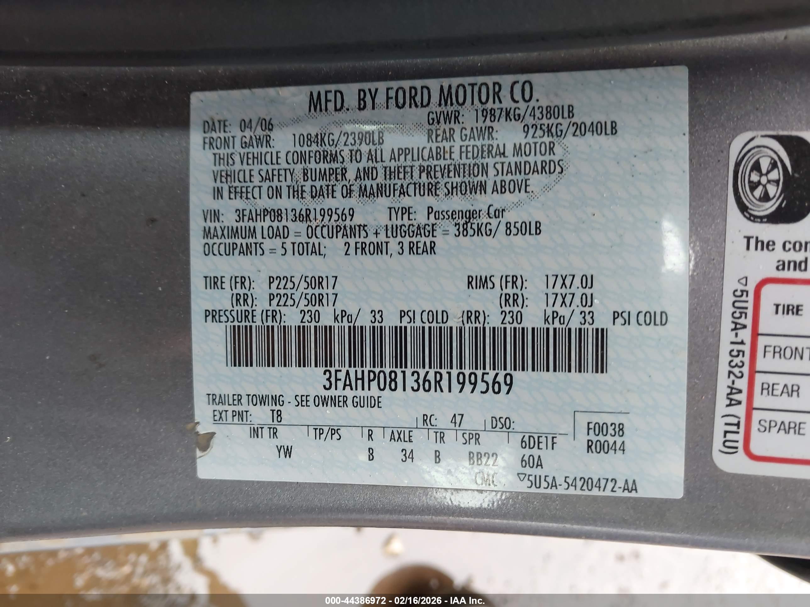 FORD FUSION image 9