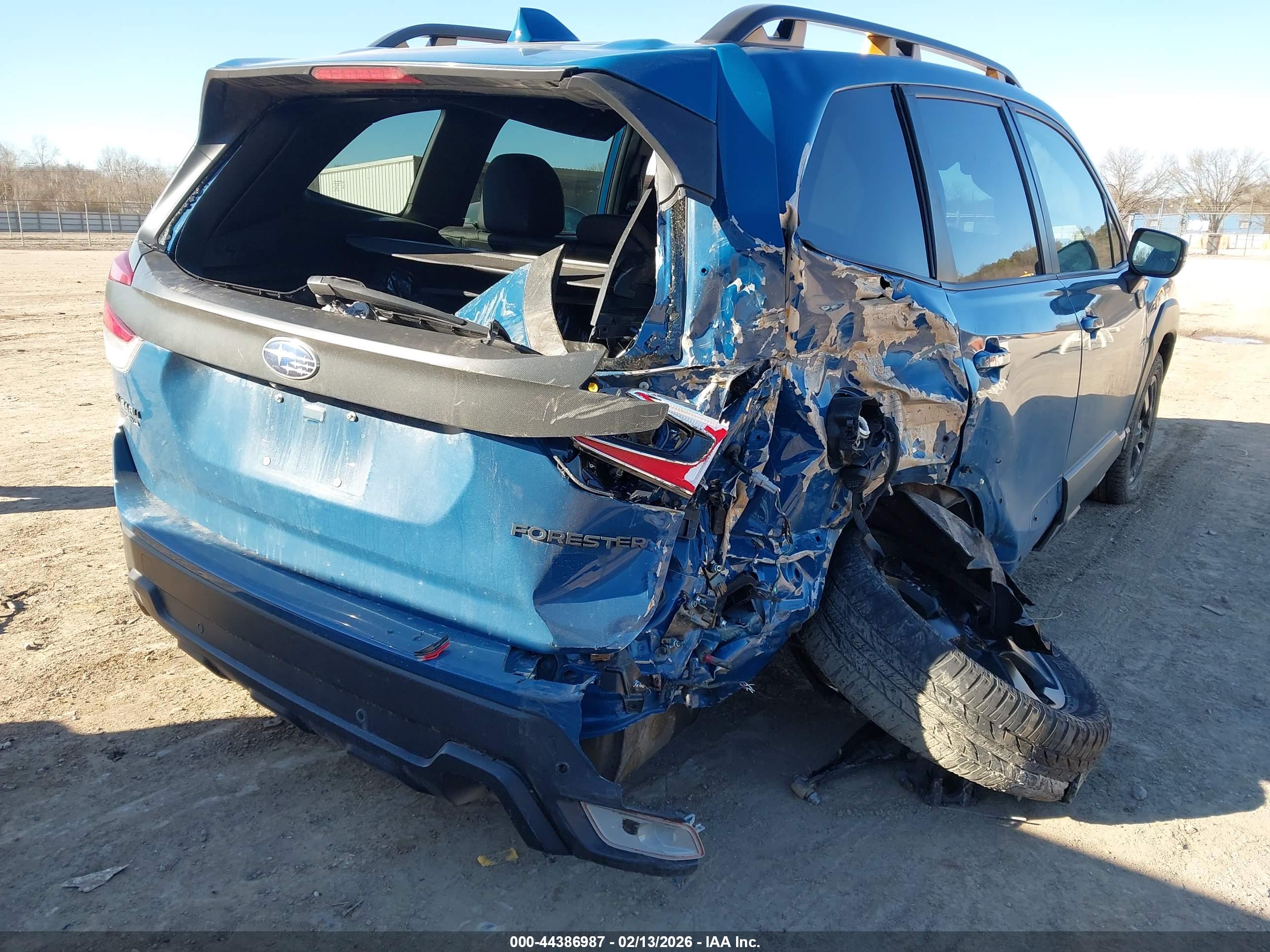 SUBARU FORESTER image 6