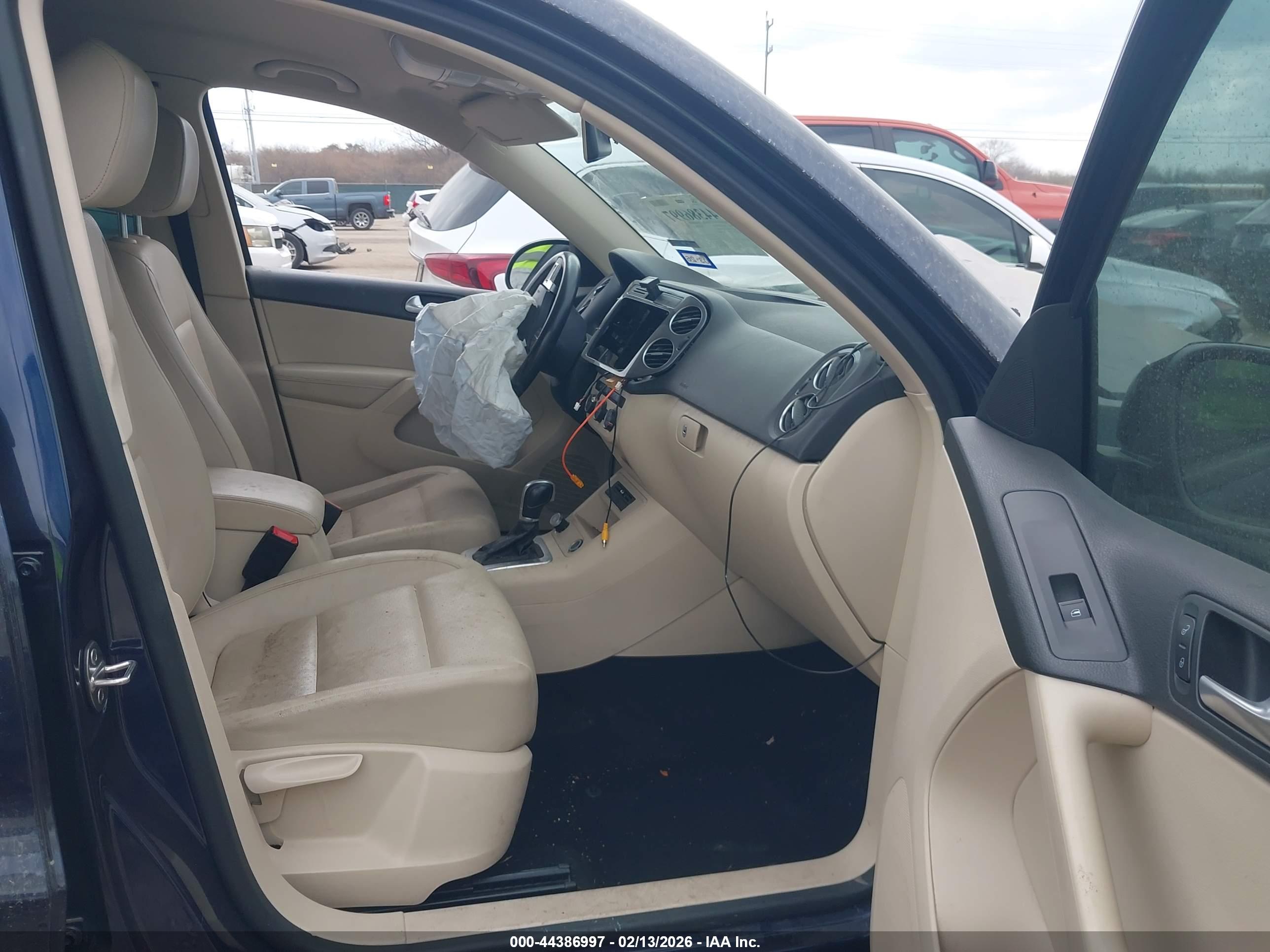 VOLKSWAGEN TIGUAN image 5