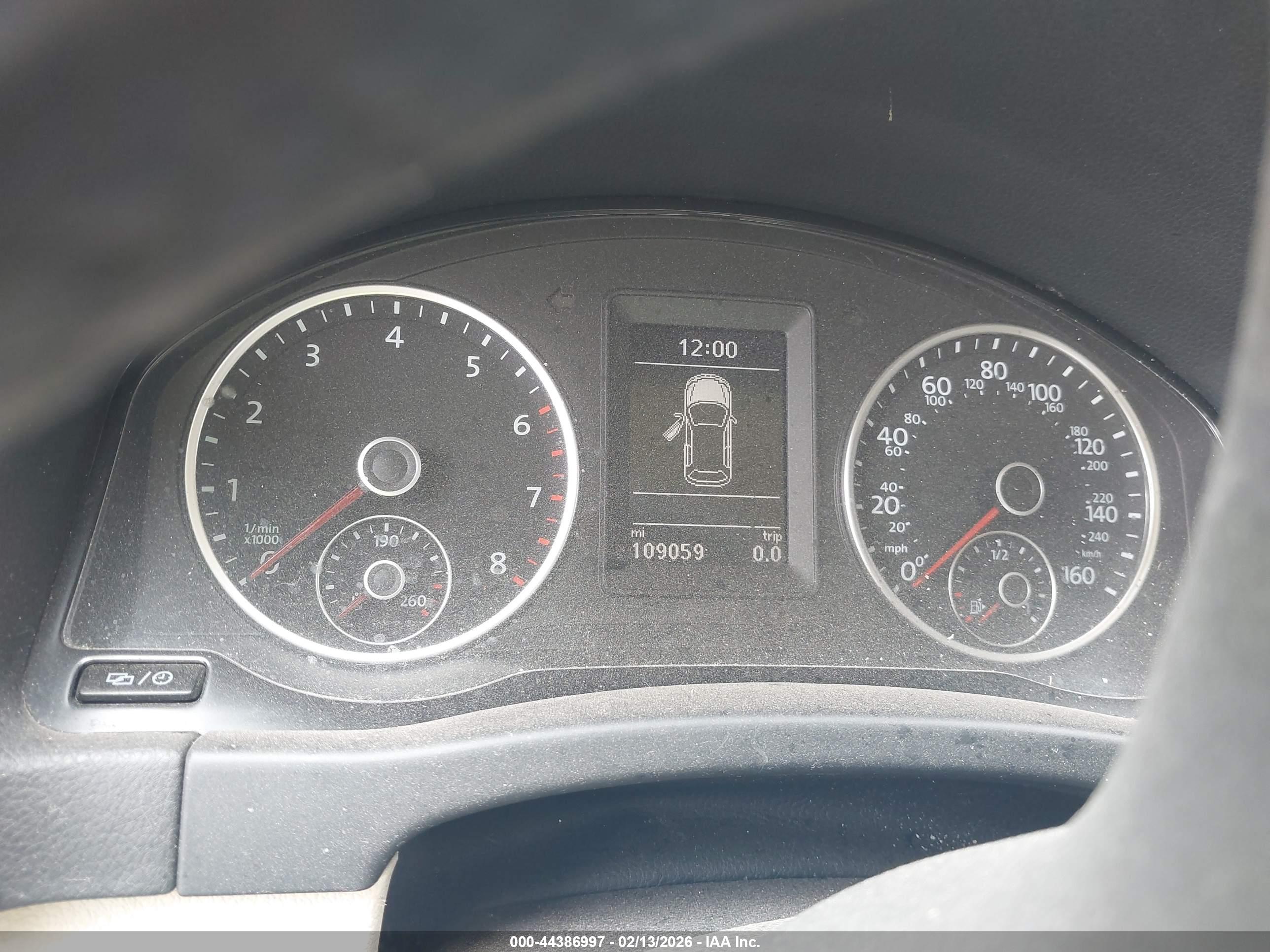 VOLKSWAGEN TIGUAN image 7