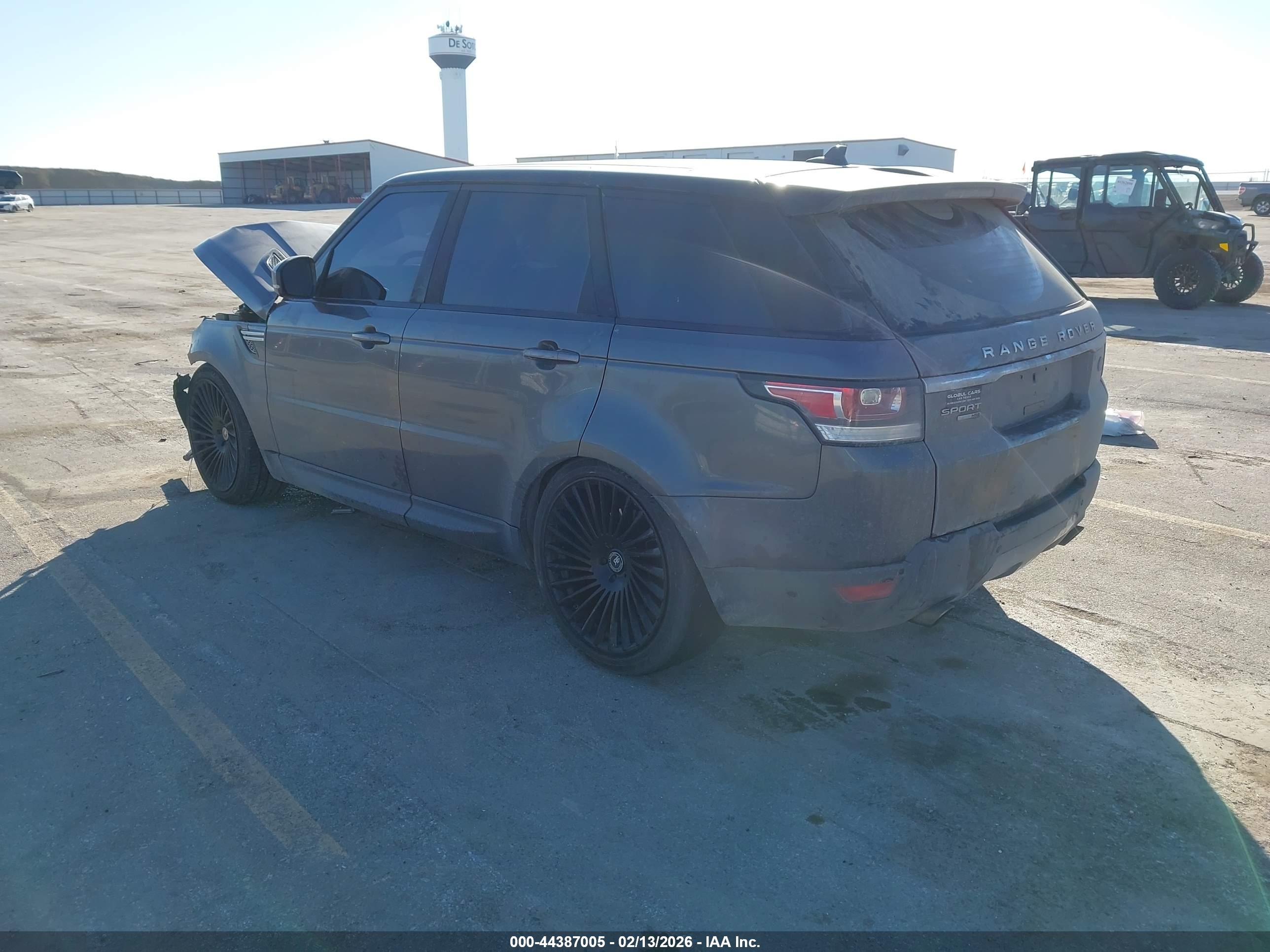 LAND ROVER image 3