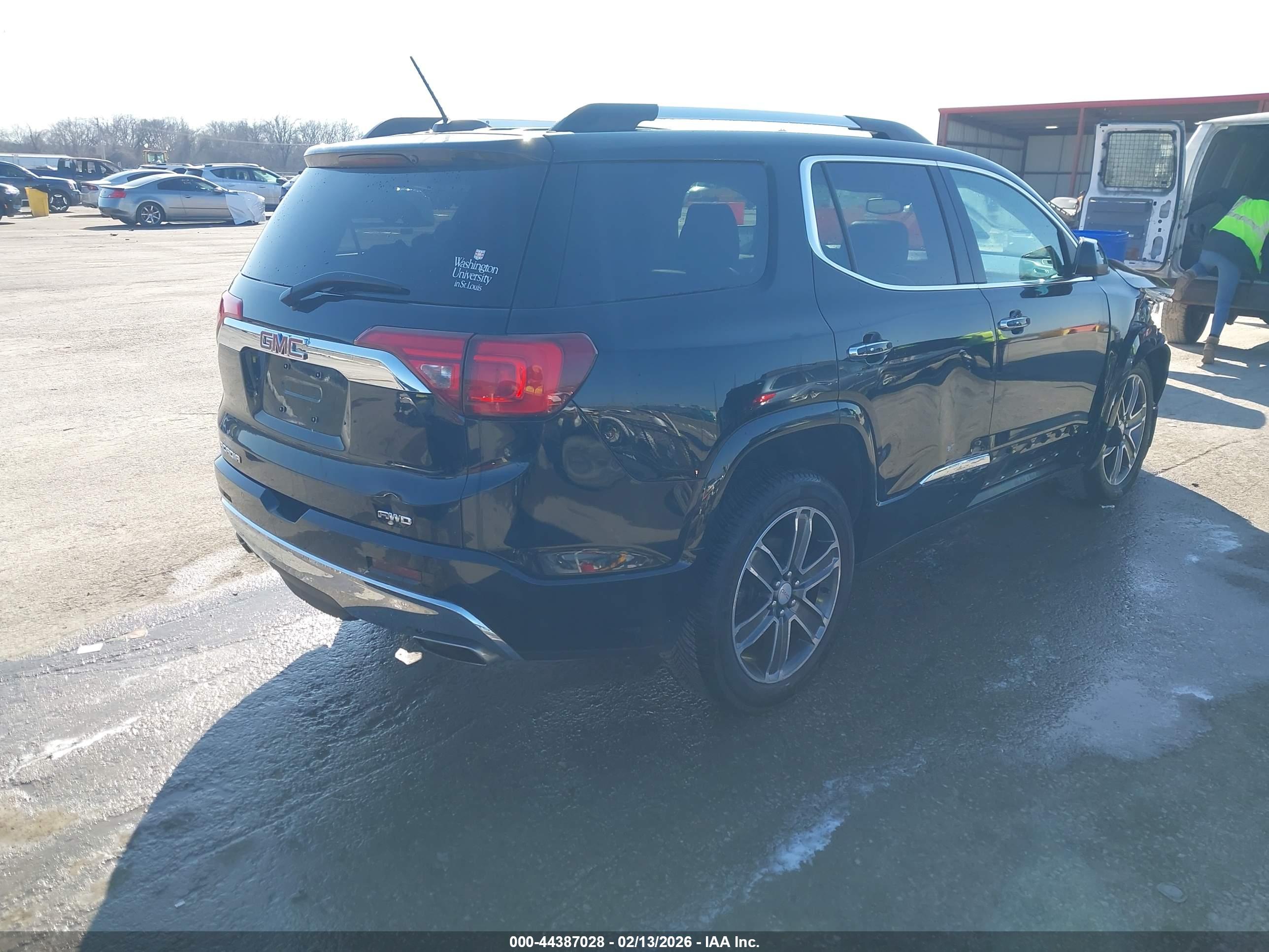 GMC ACADIA image 4