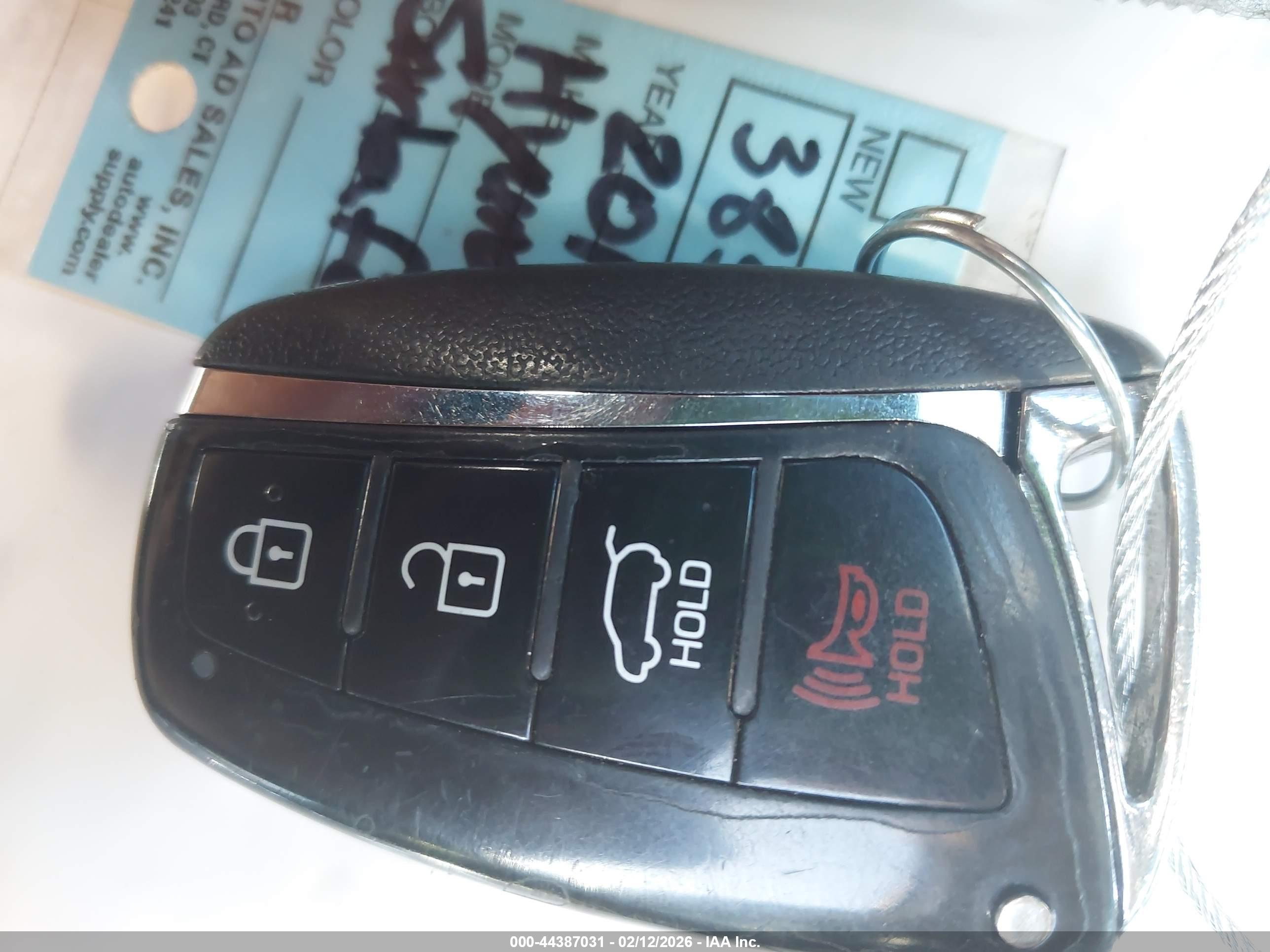 HYUNDAI SANTA image 11