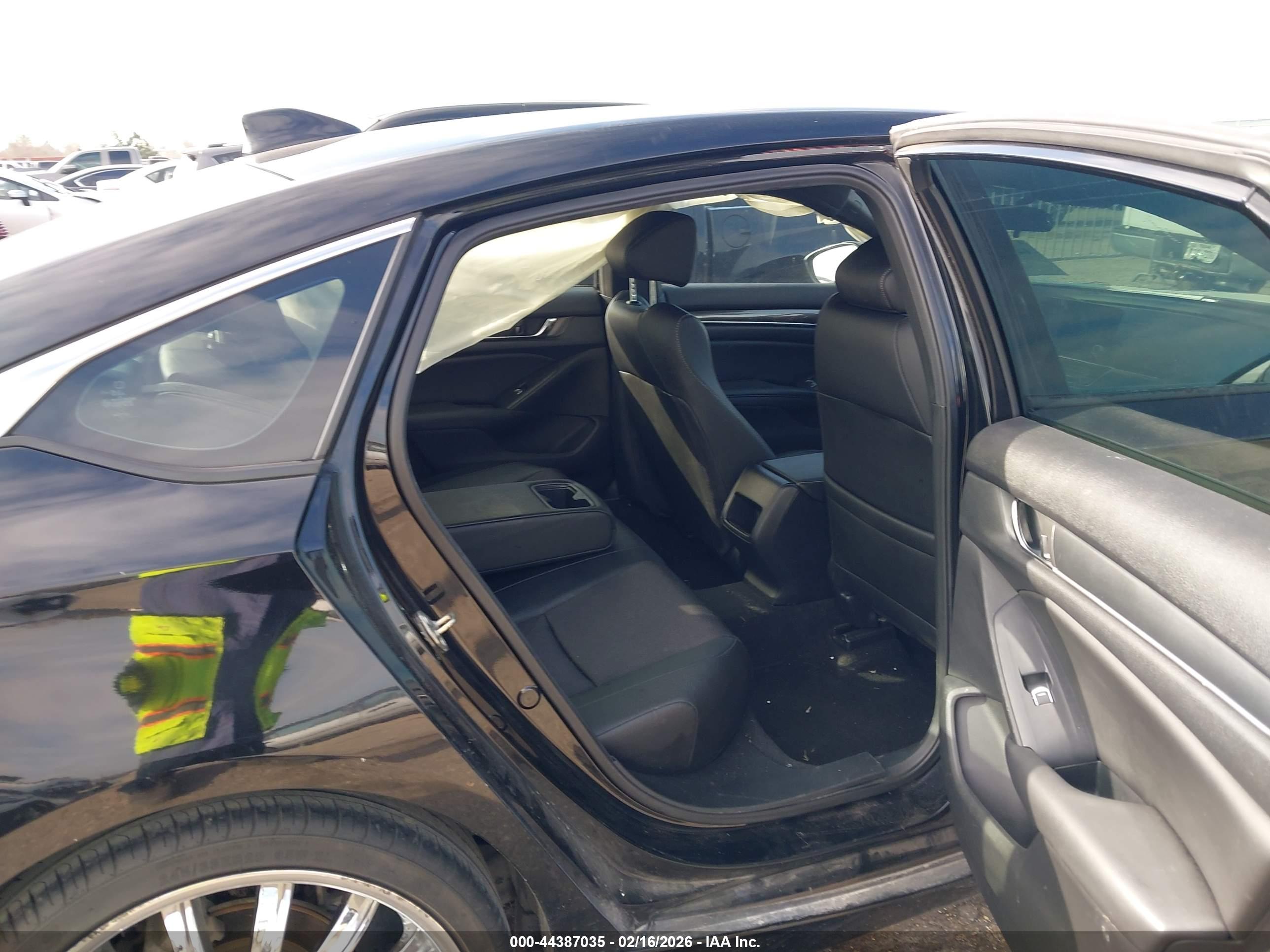 HONDA ACCORD image 8