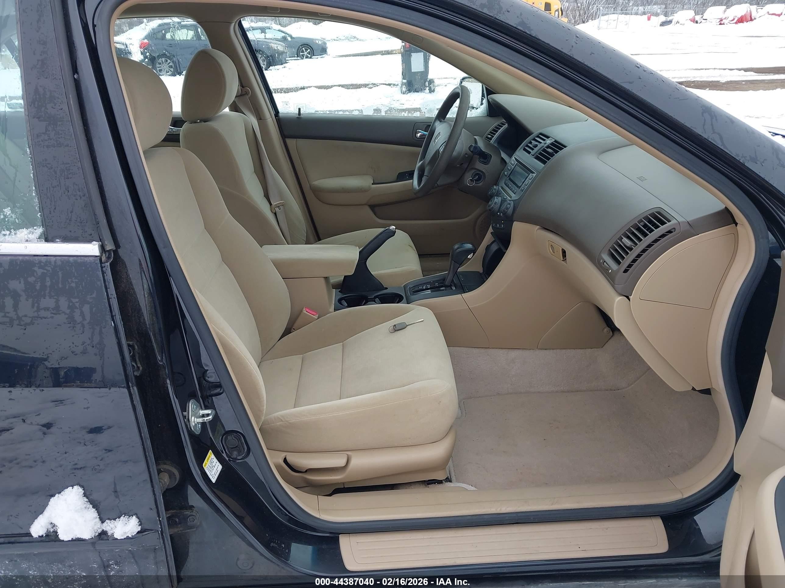 HONDA ACCORD image 5