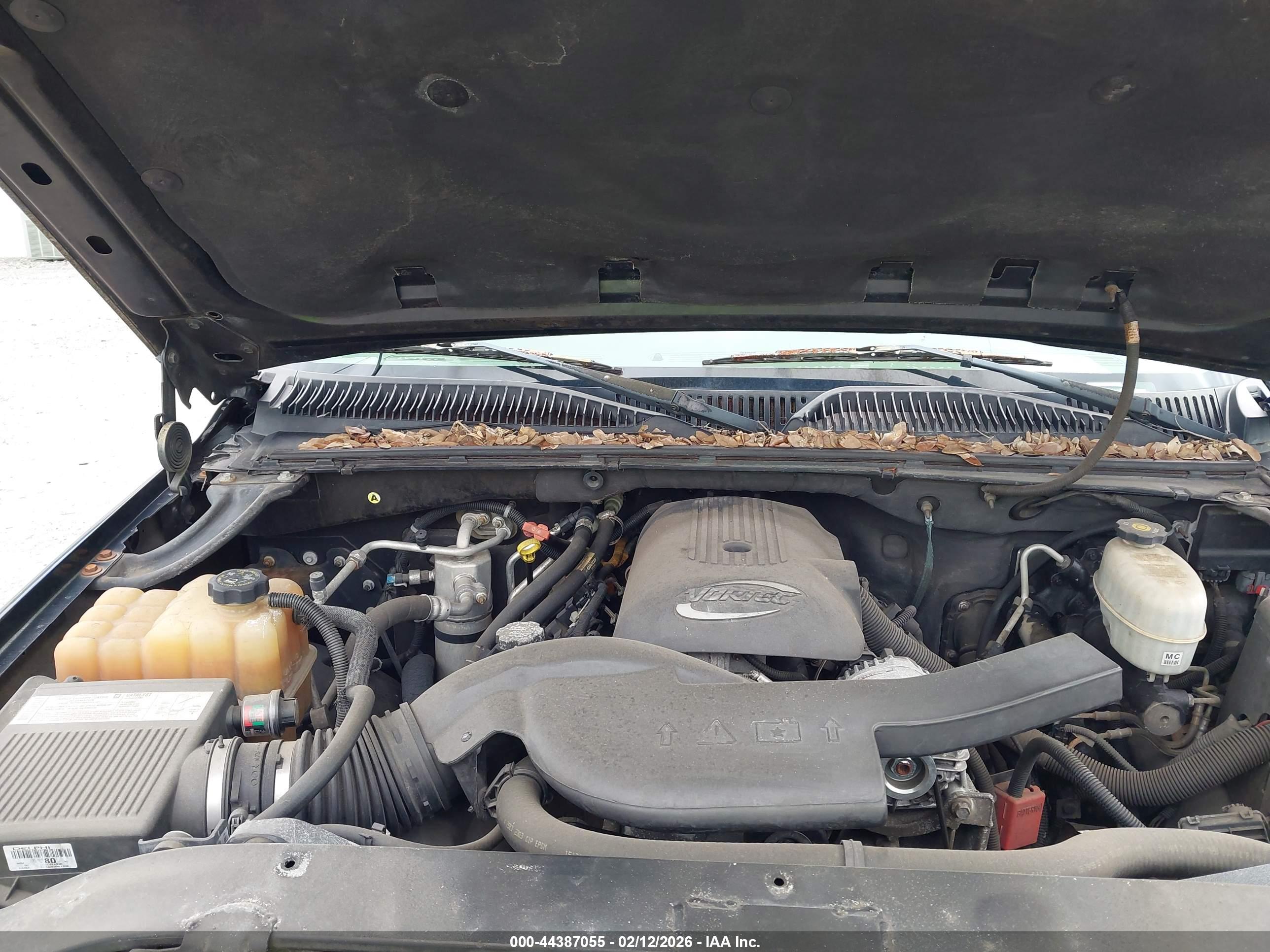 CHEVROLET TAHOE image 10