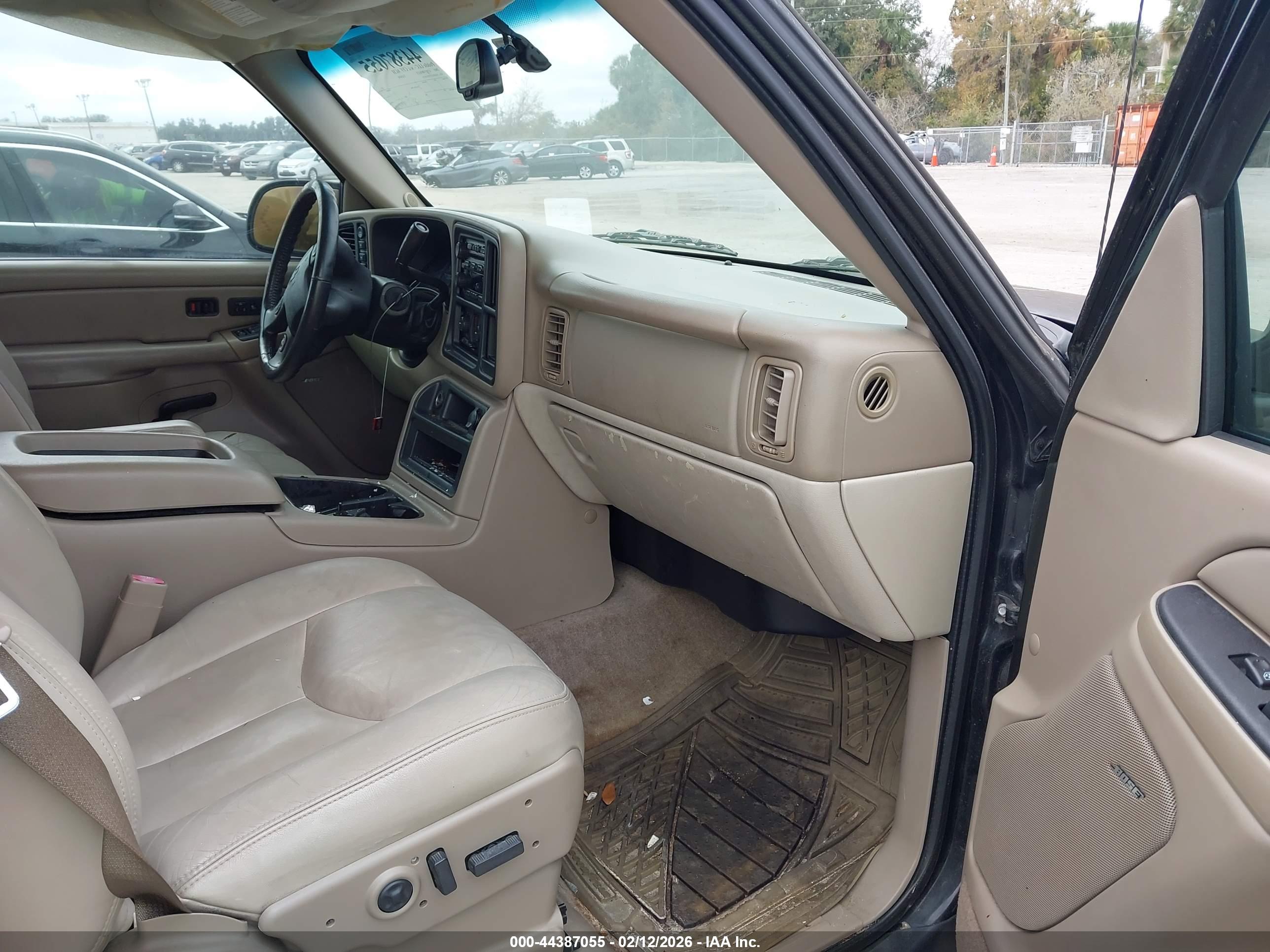 CHEVROLET TAHOE image 5