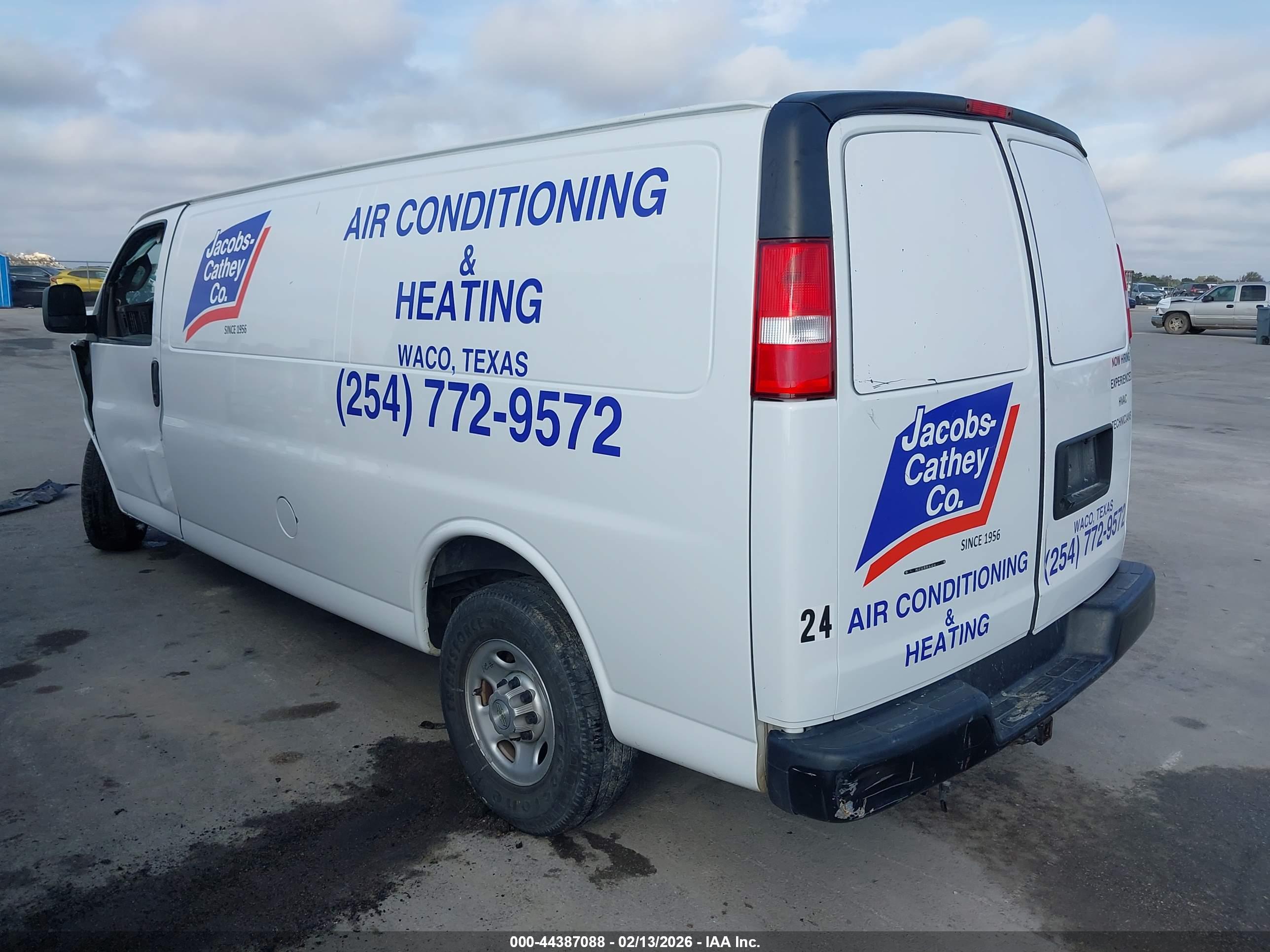 CHEVROLET EXPRESS image 3