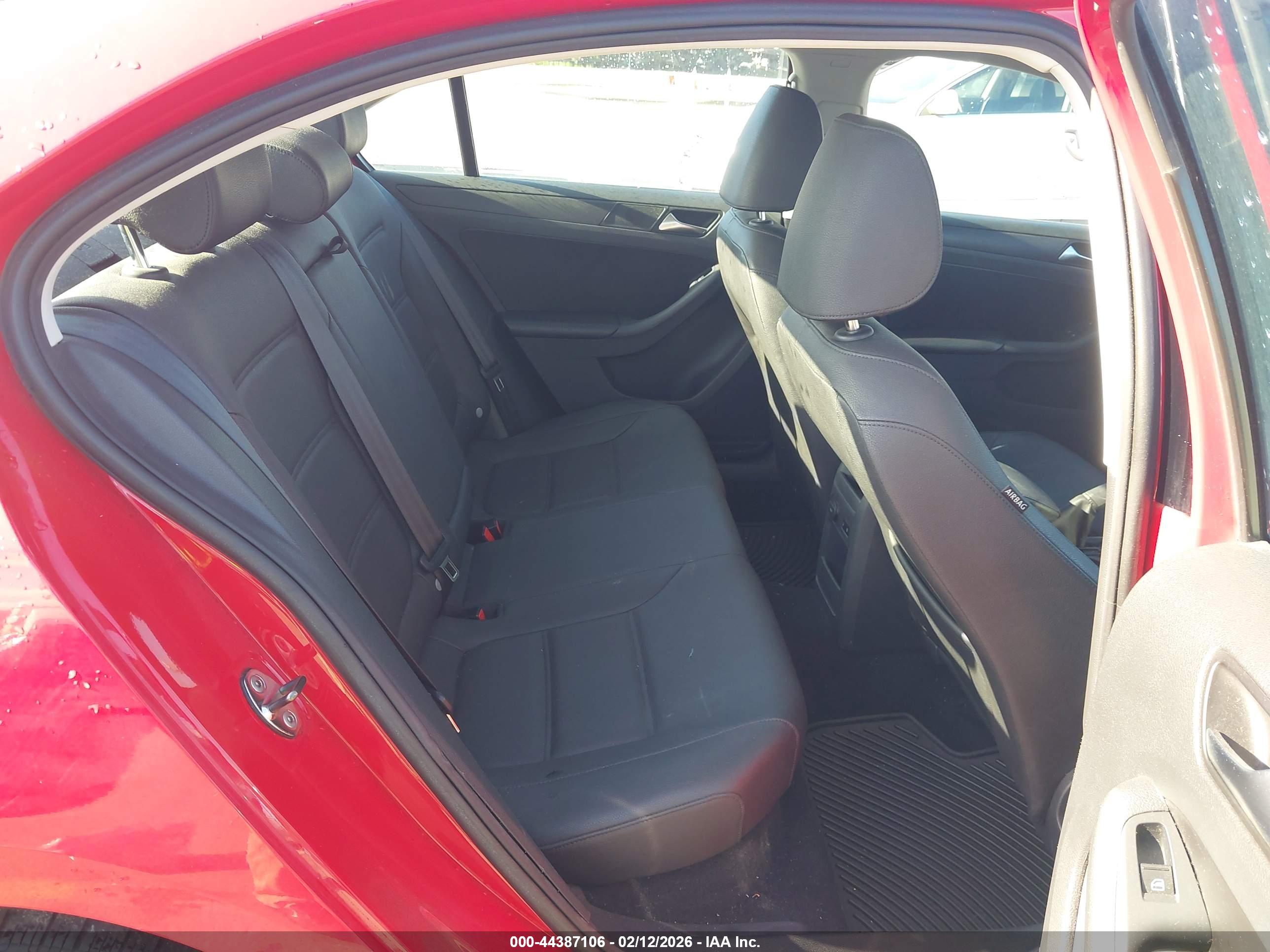 VOLKSWAGEN JETTA image 8