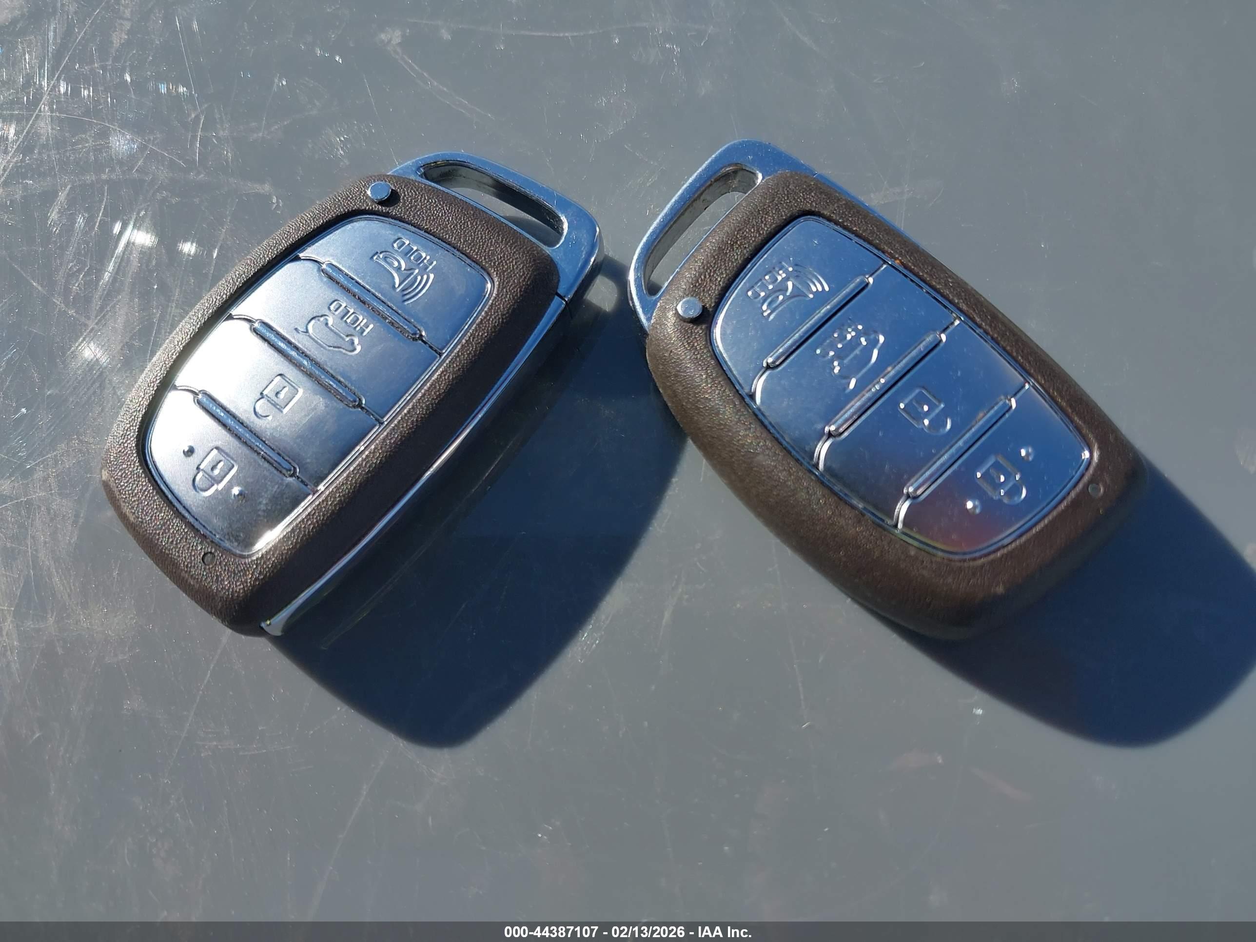 HYUNDAI TUCSON image 11