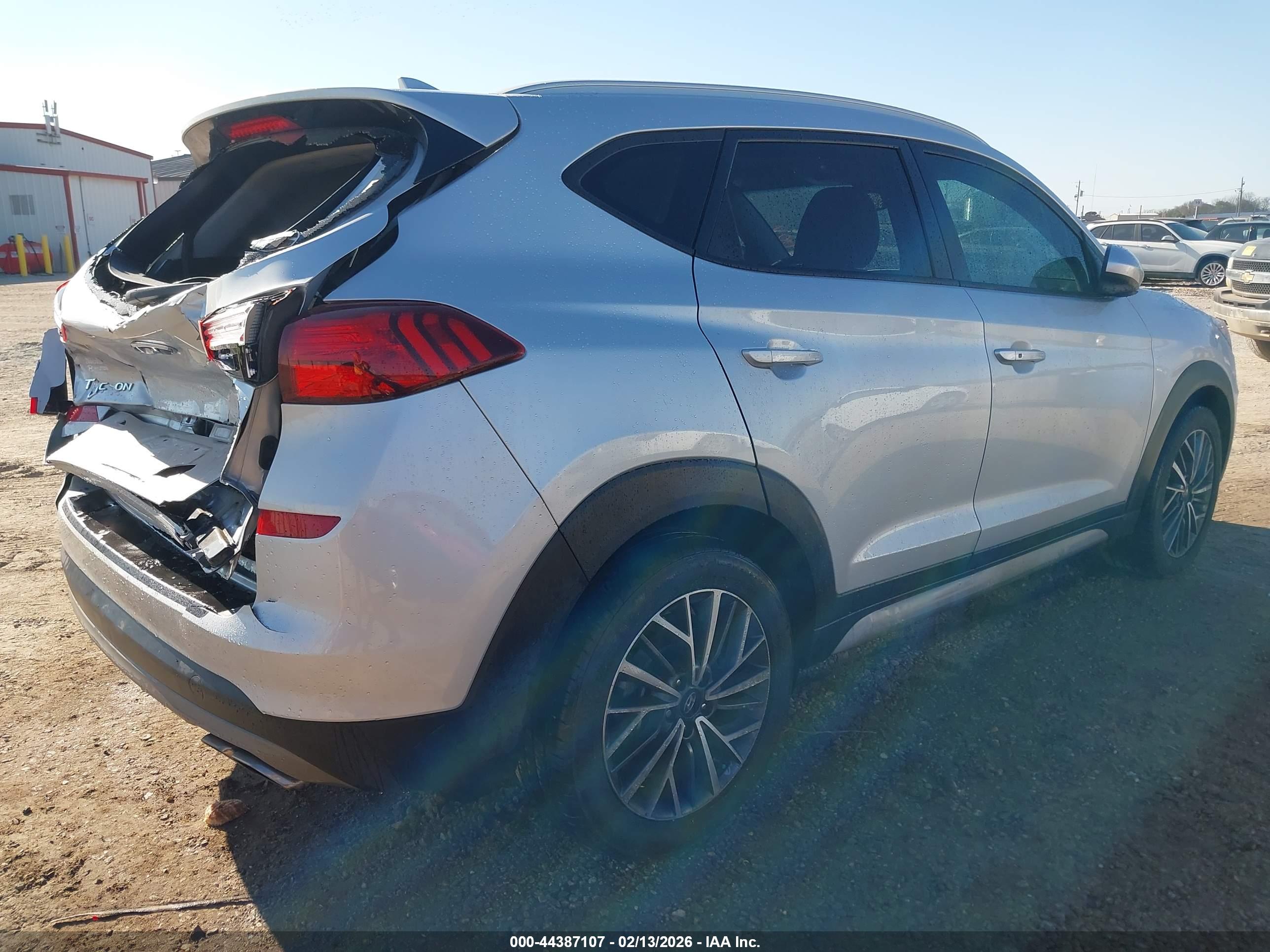 HYUNDAI TUCSON image 4