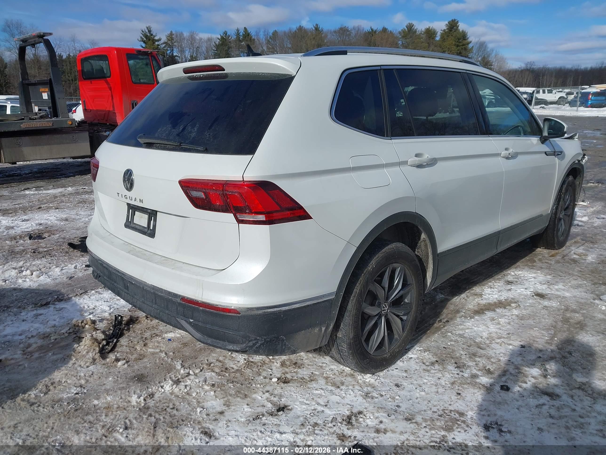 VOLKSWAGEN TIGUAN image 4