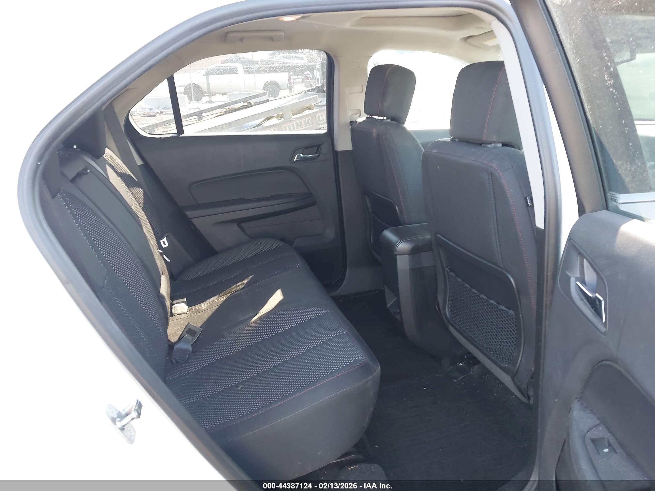 CHEVROLET EQUINOX image 8