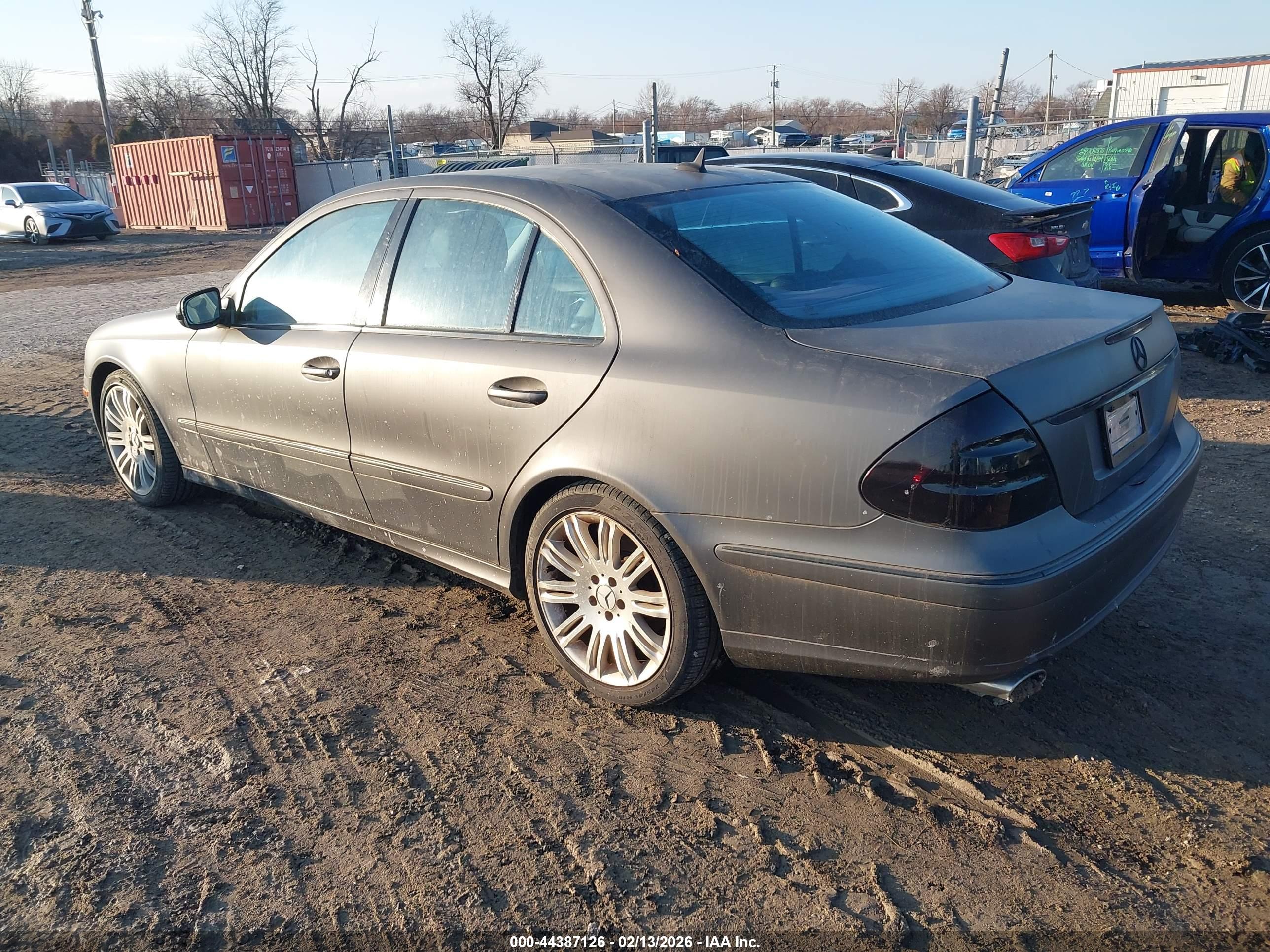 MERCEDES-BENZ E image 3