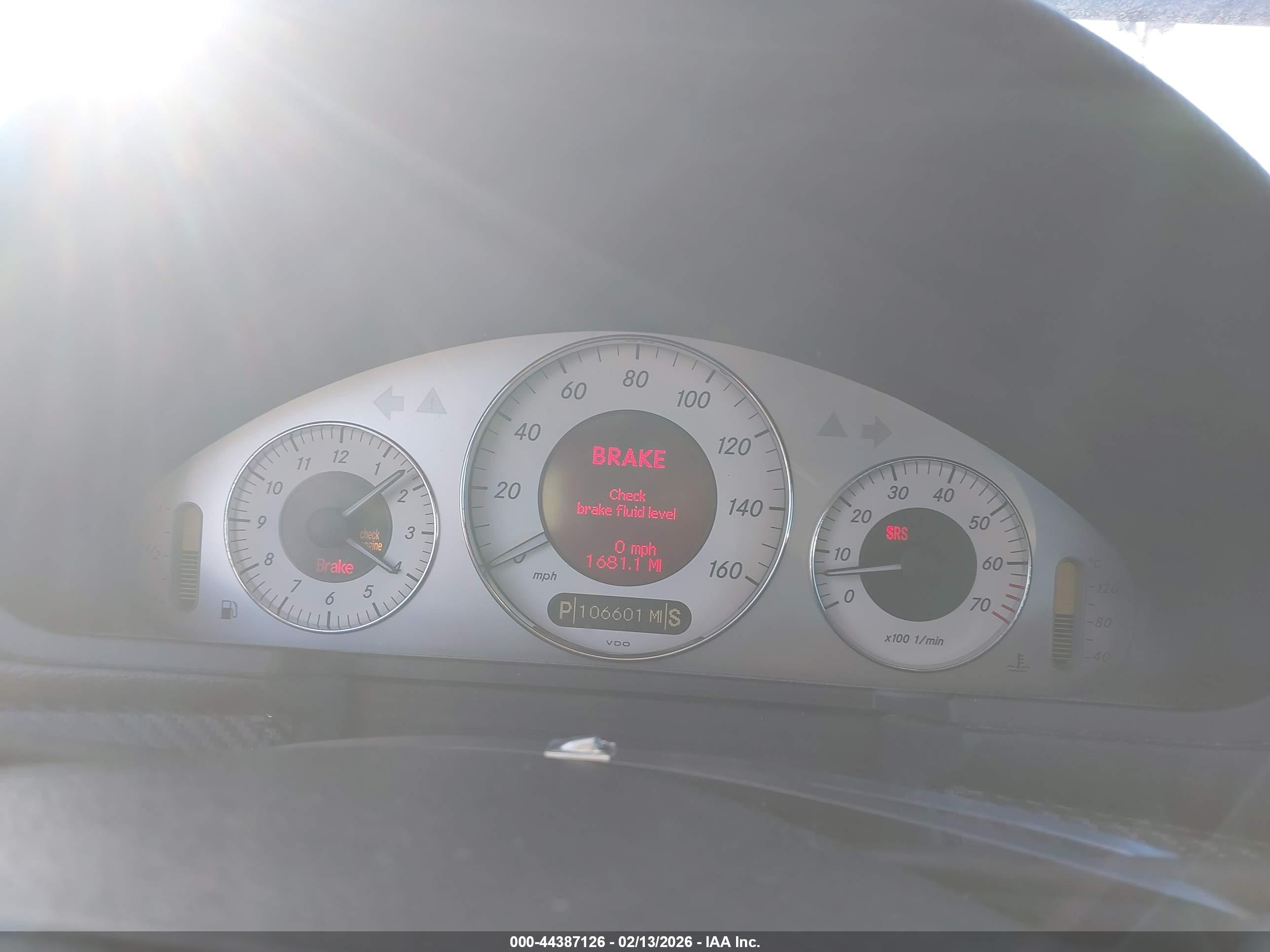 MERCEDES-BENZ E image 7