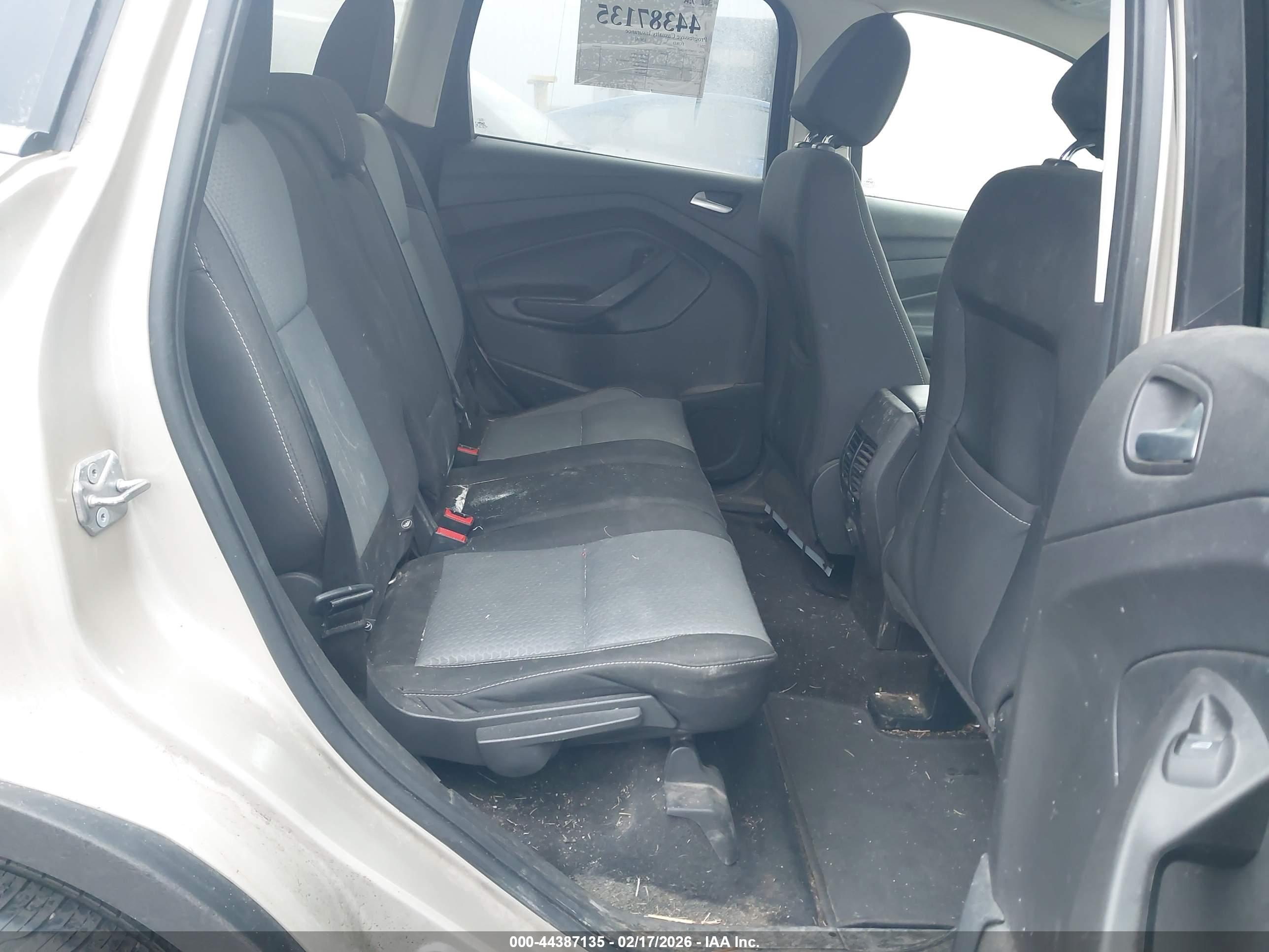 FORD ESCAPE image 8