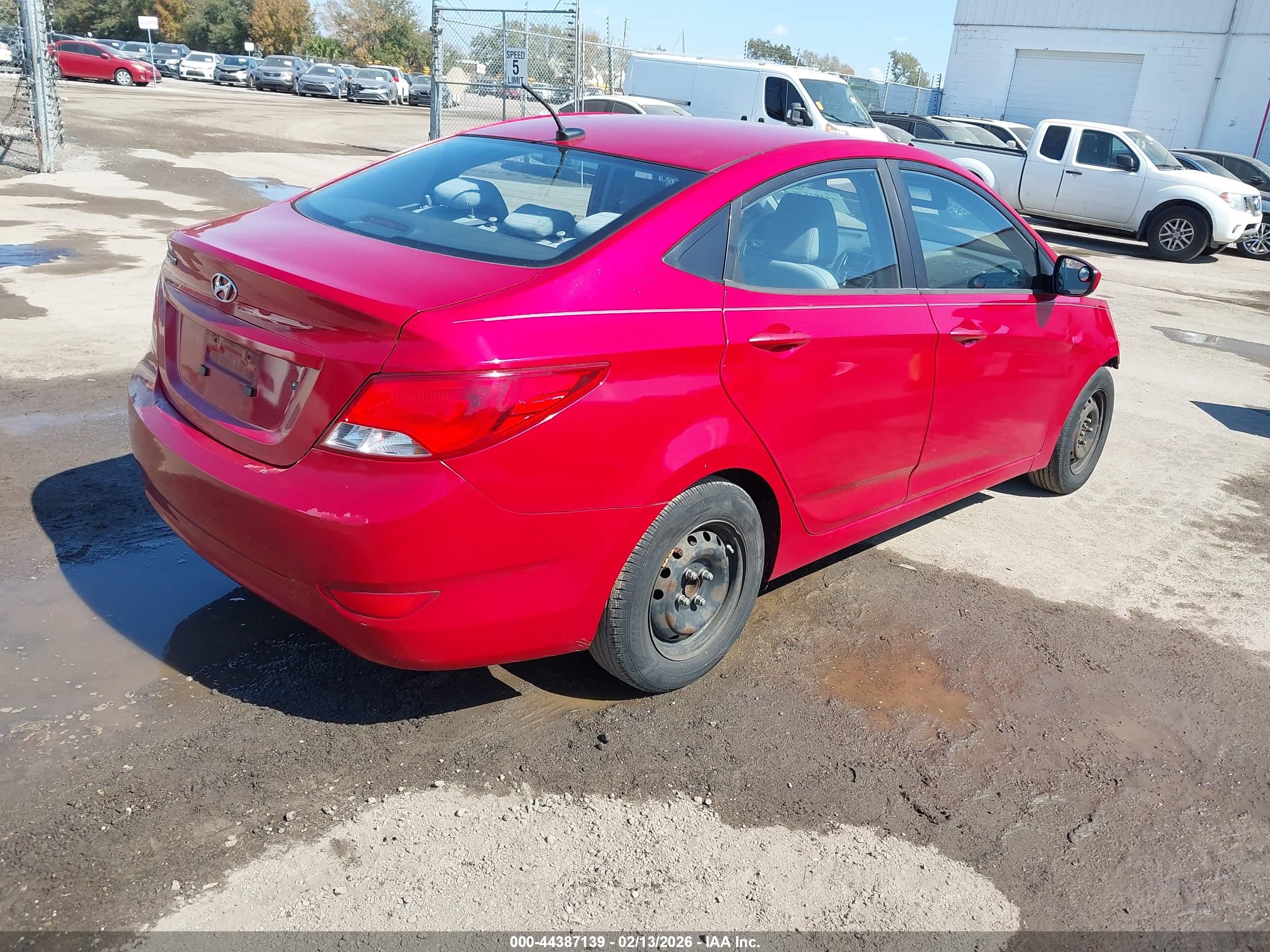 HYUNDAI ACCENT image 4