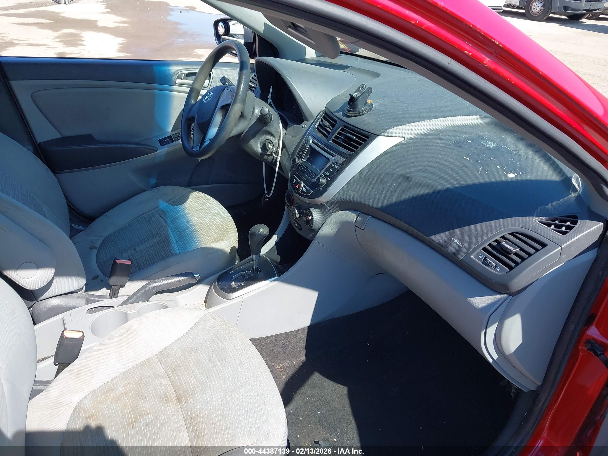 HYUNDAI ACCENT image 5