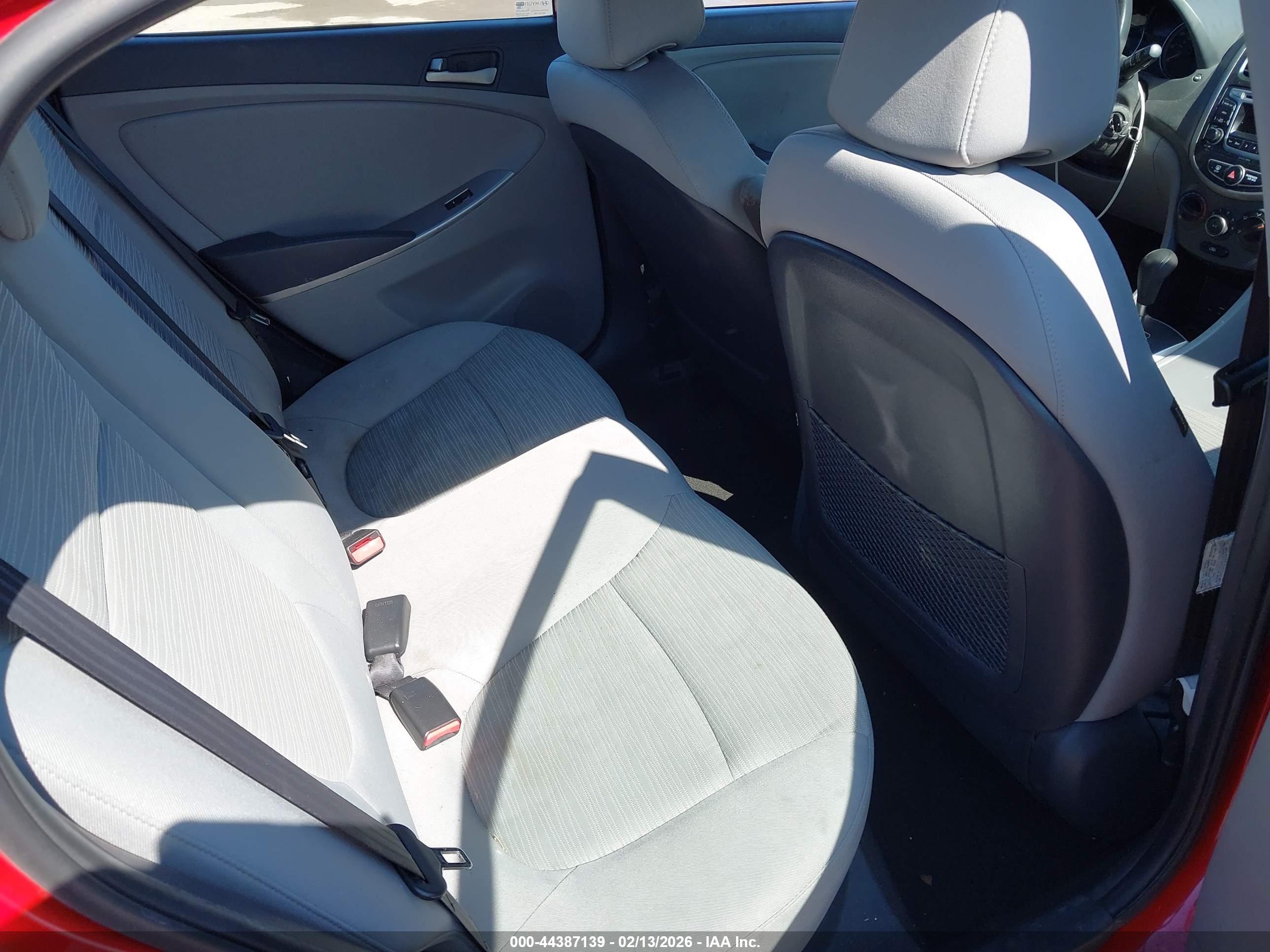 HYUNDAI ACCENT image 8