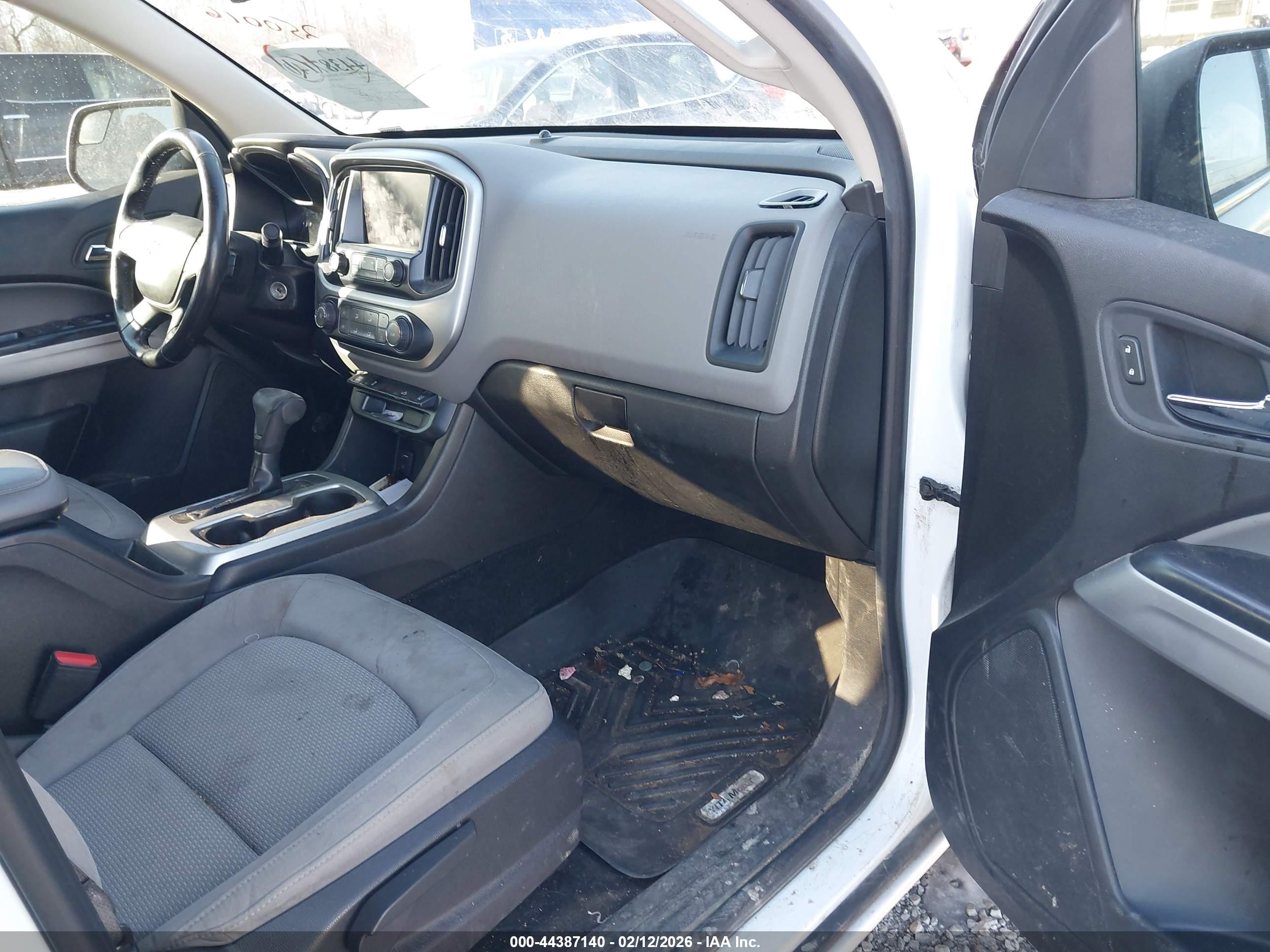 CHEVROLET COLORADO image 5