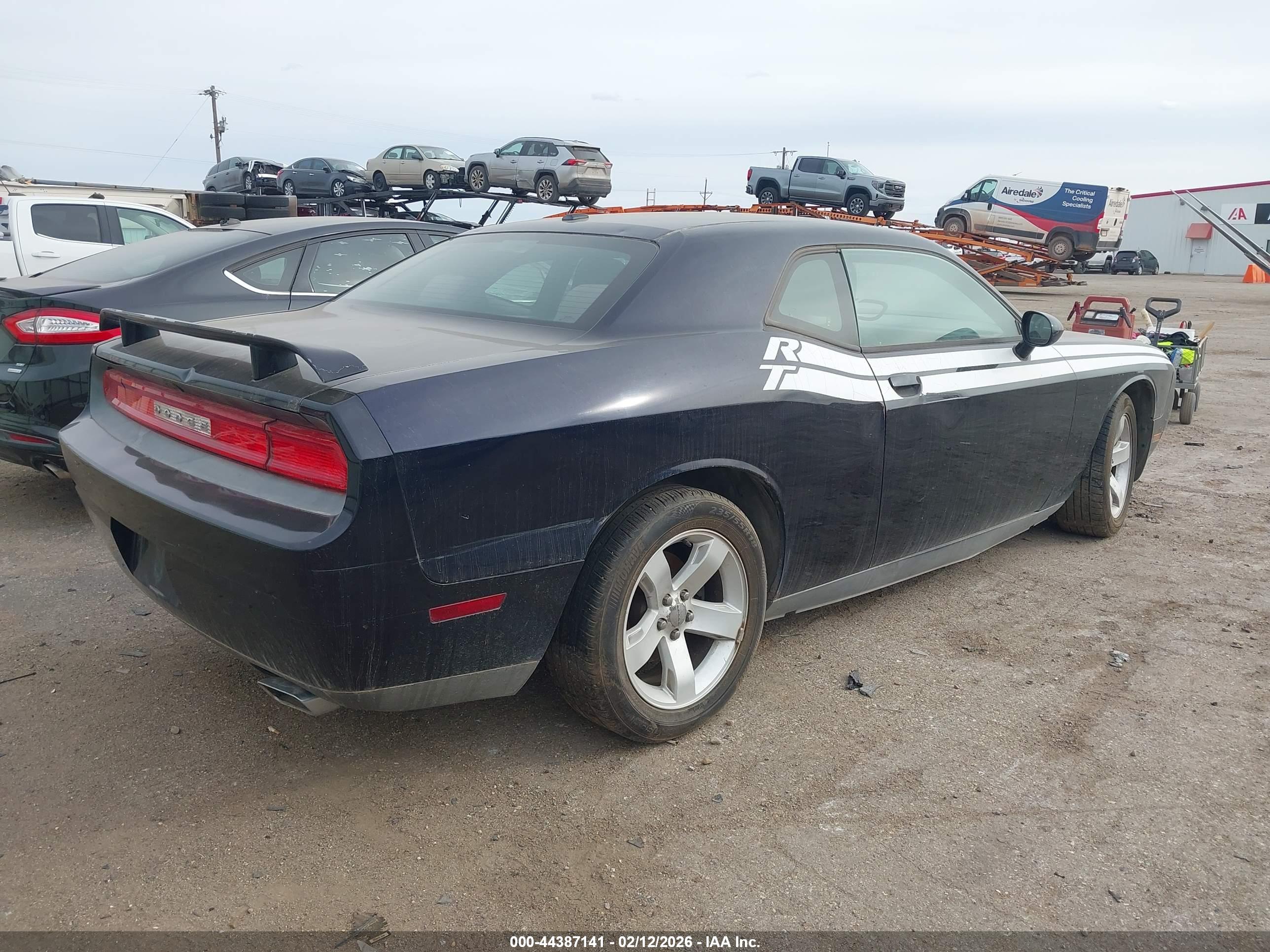 DODGE CHALLENGER image 4