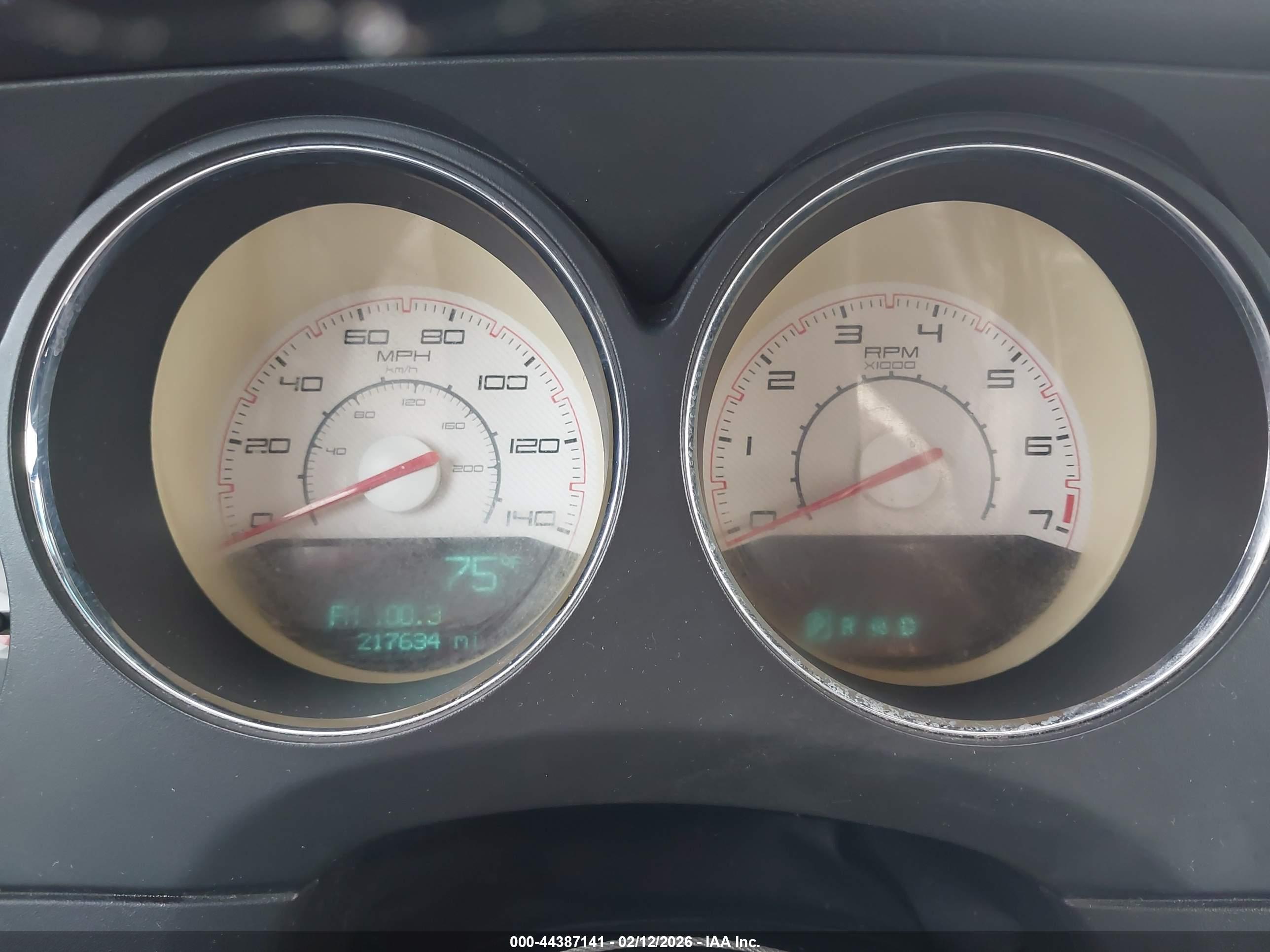 DODGE CHALLENGER image 7