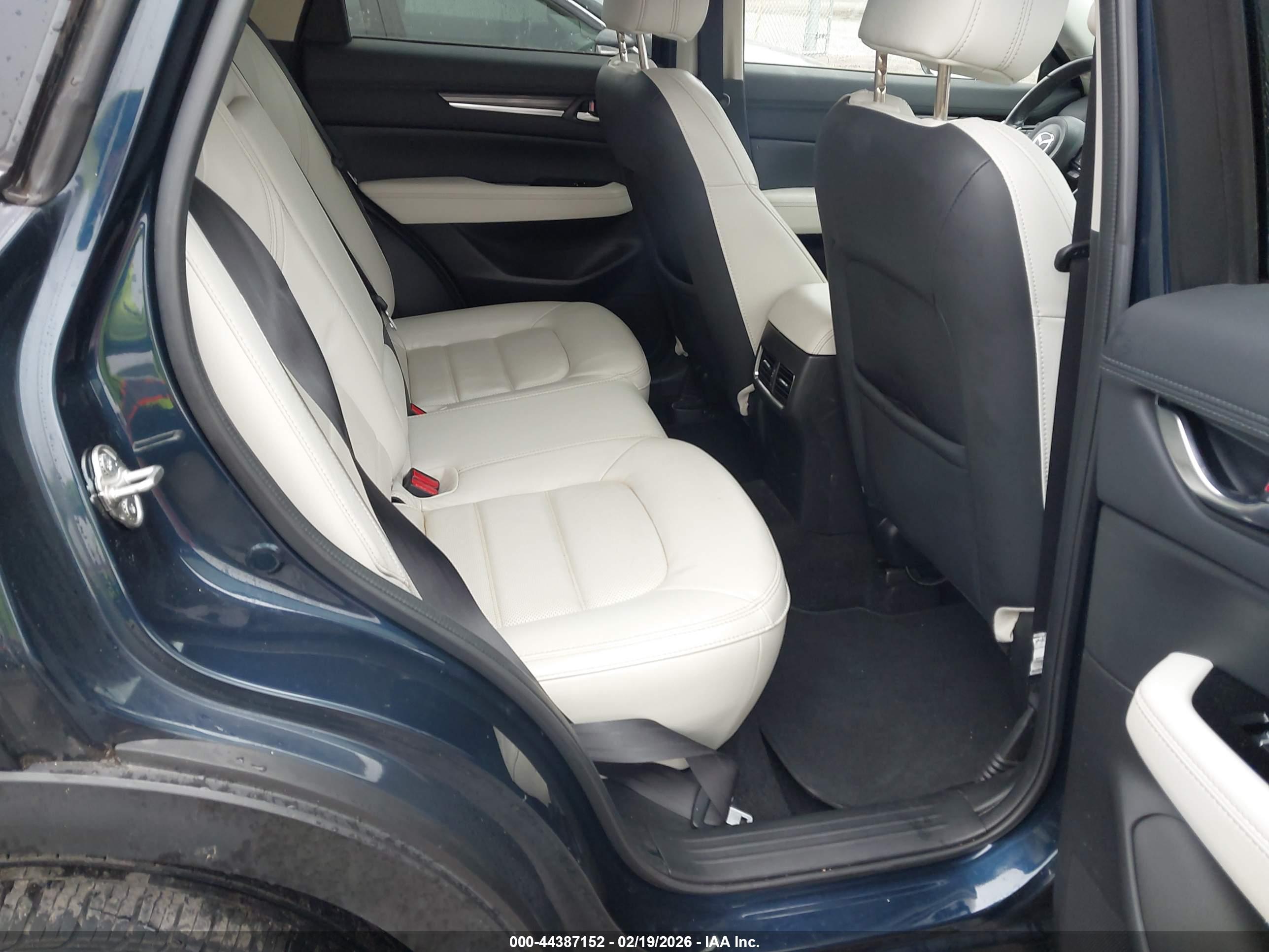 MAZDA CX-5 image 8