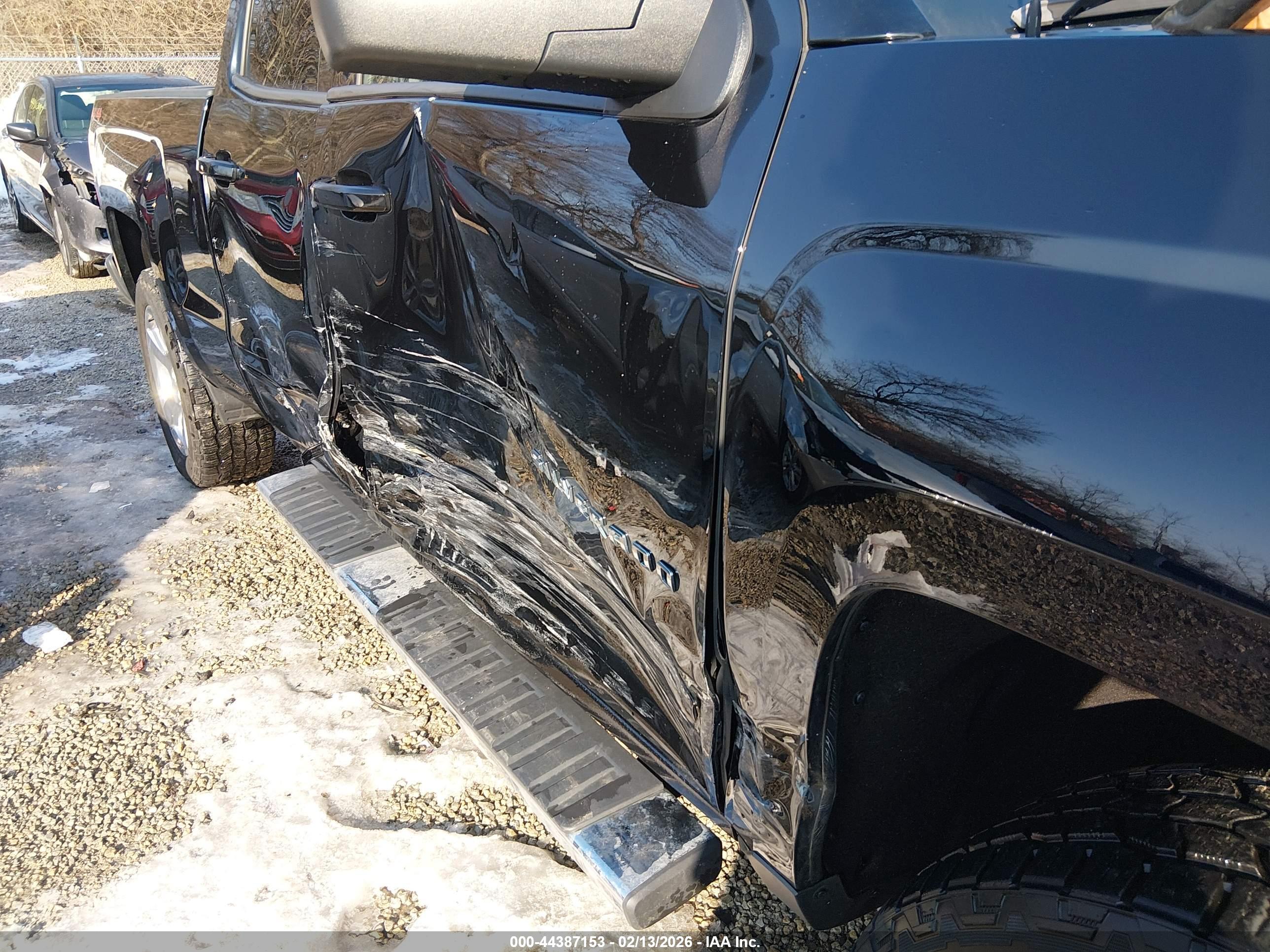 CHEVROLET SILVERADO image 6