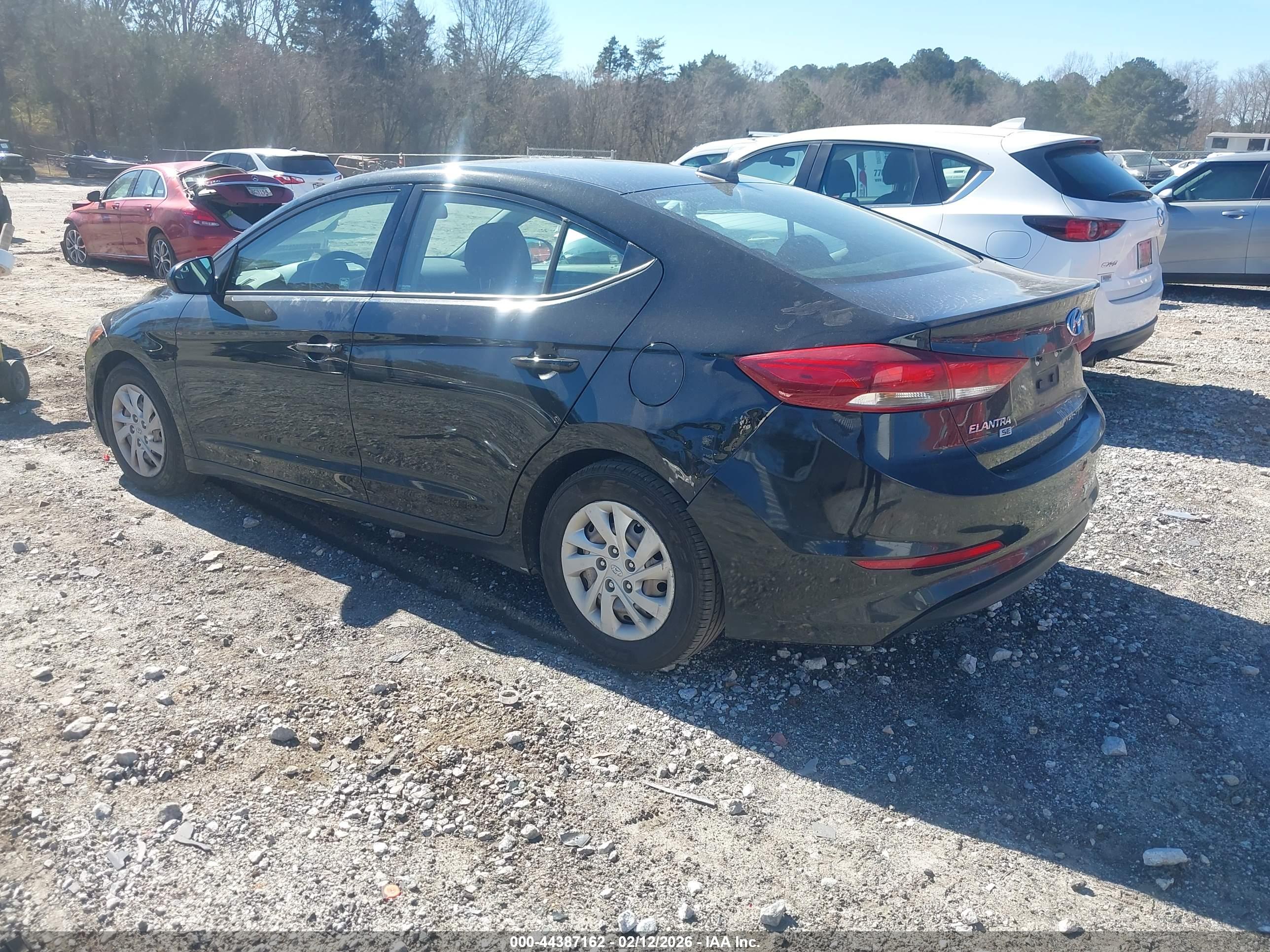 HYUNDAI ELANTRA image 3