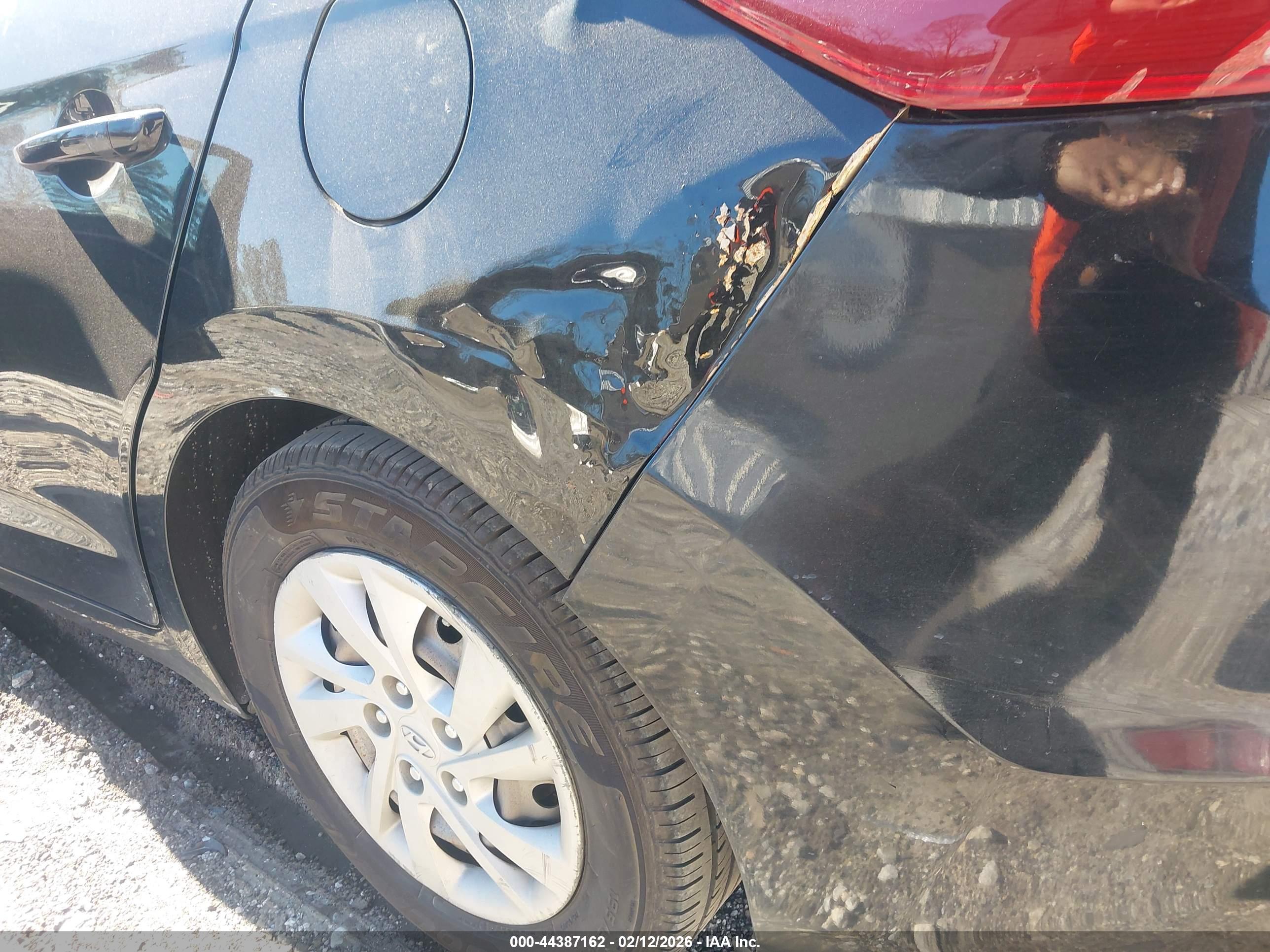 HYUNDAI ELANTRA image 6